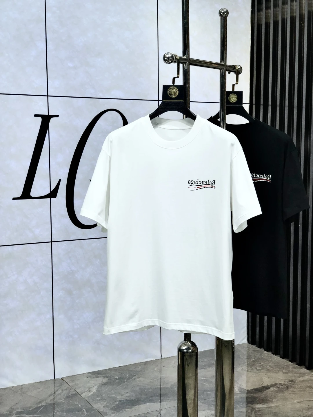 Balenciaga T-Shirt — c763cf4d