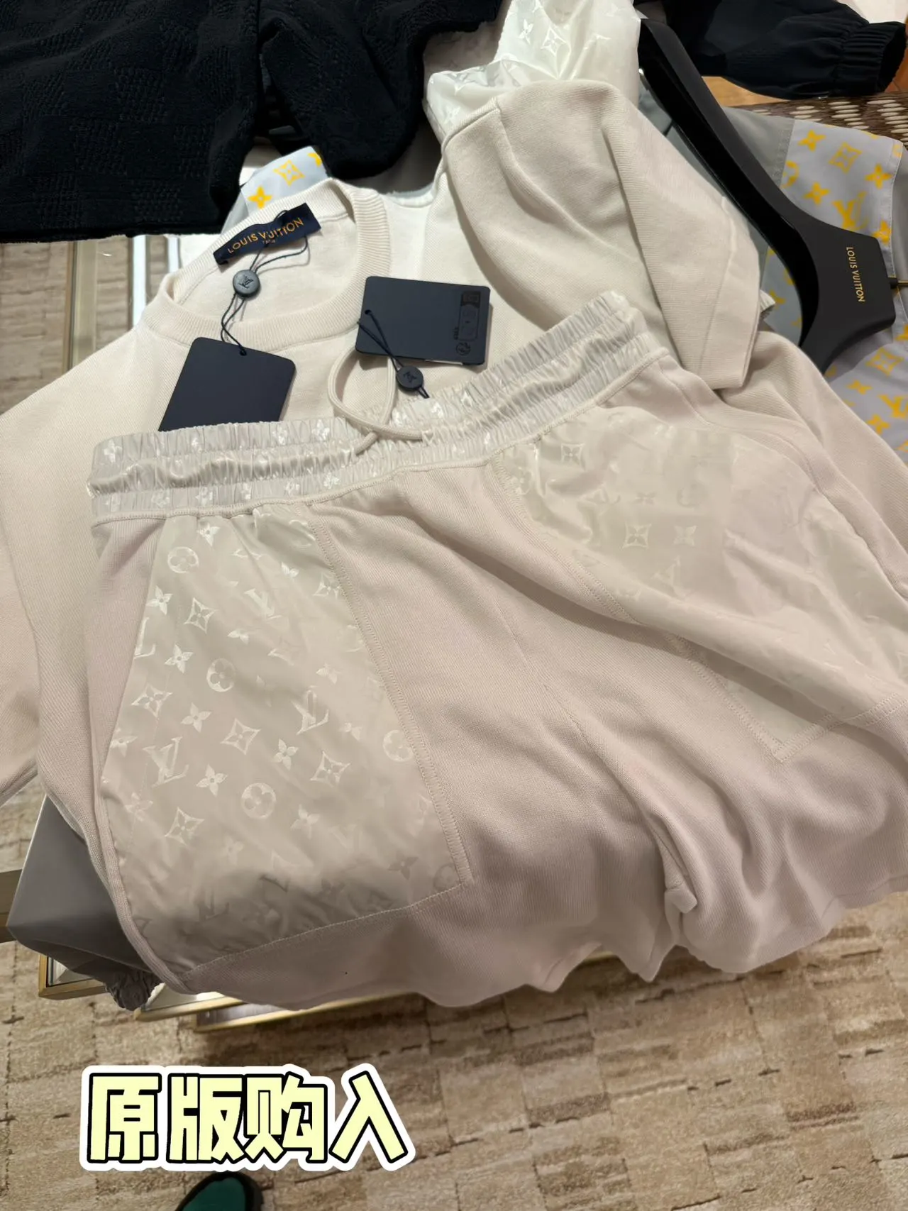 Louis Vuitton Shorts — 7a70a19f