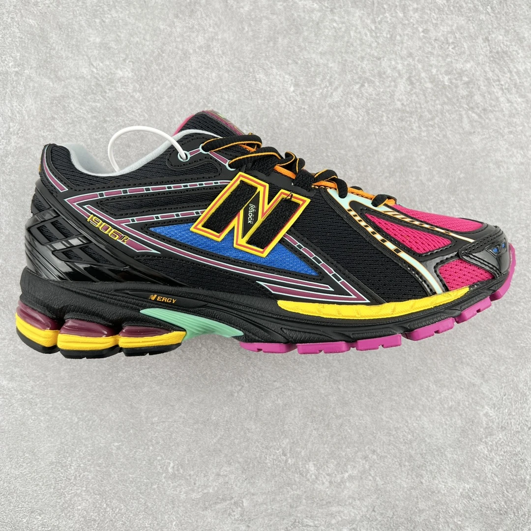 New Balance Sneakers — a92a9b6b