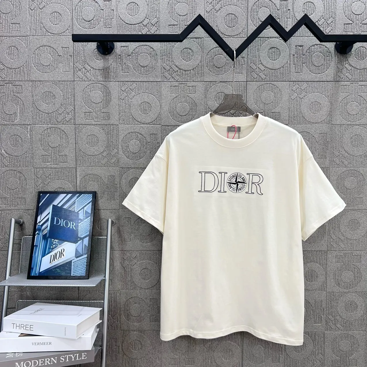Dior T-Shirt — d8c72b57