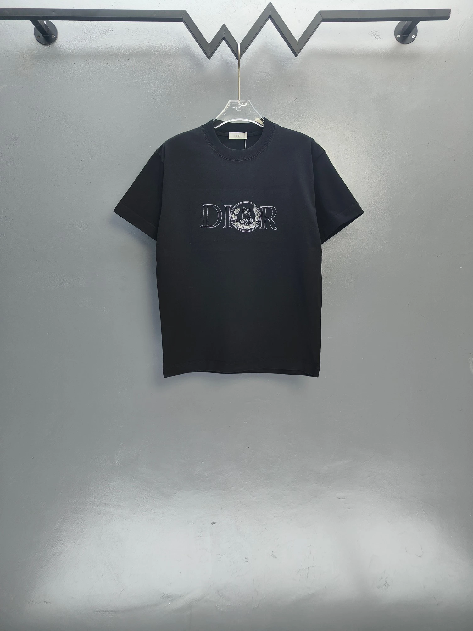 Dior T-Shirt — 67b732cc