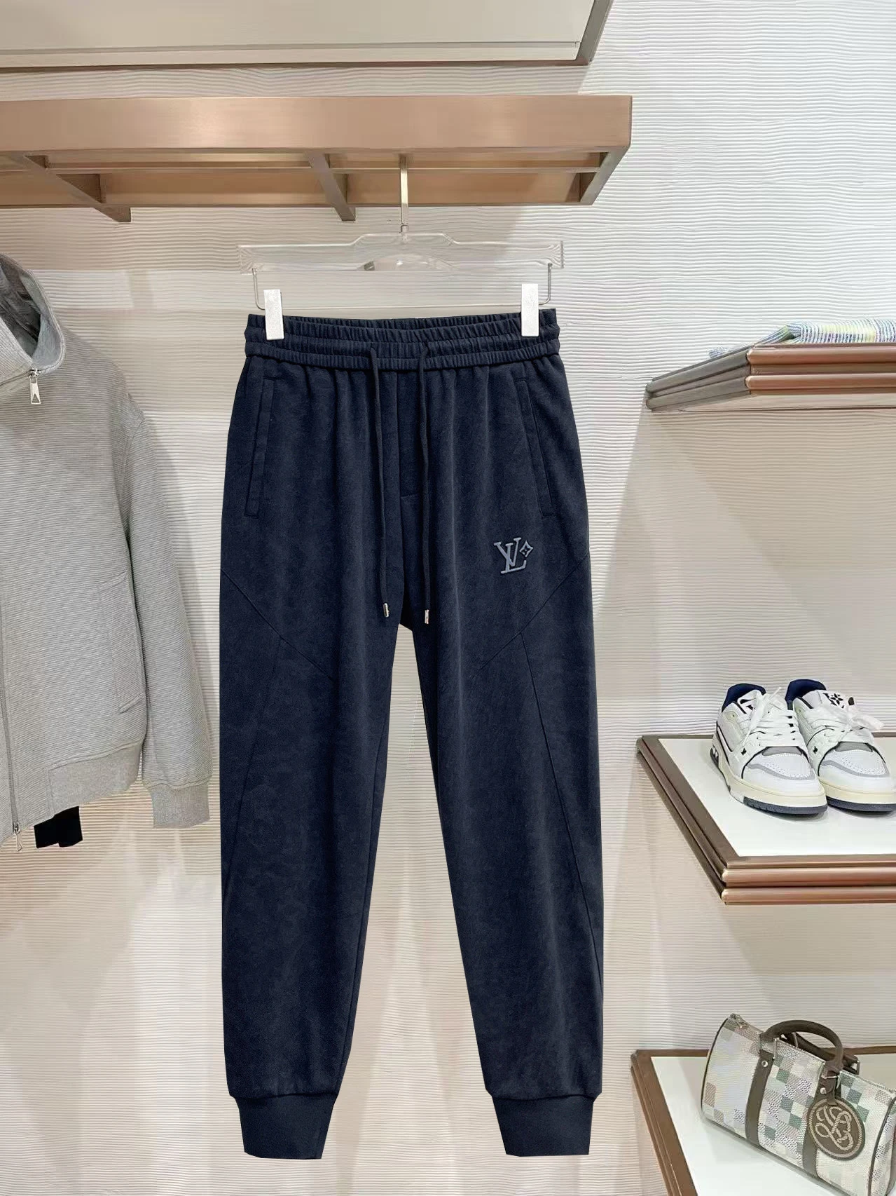 Louis Vuitton Trousers — 96c8d28f