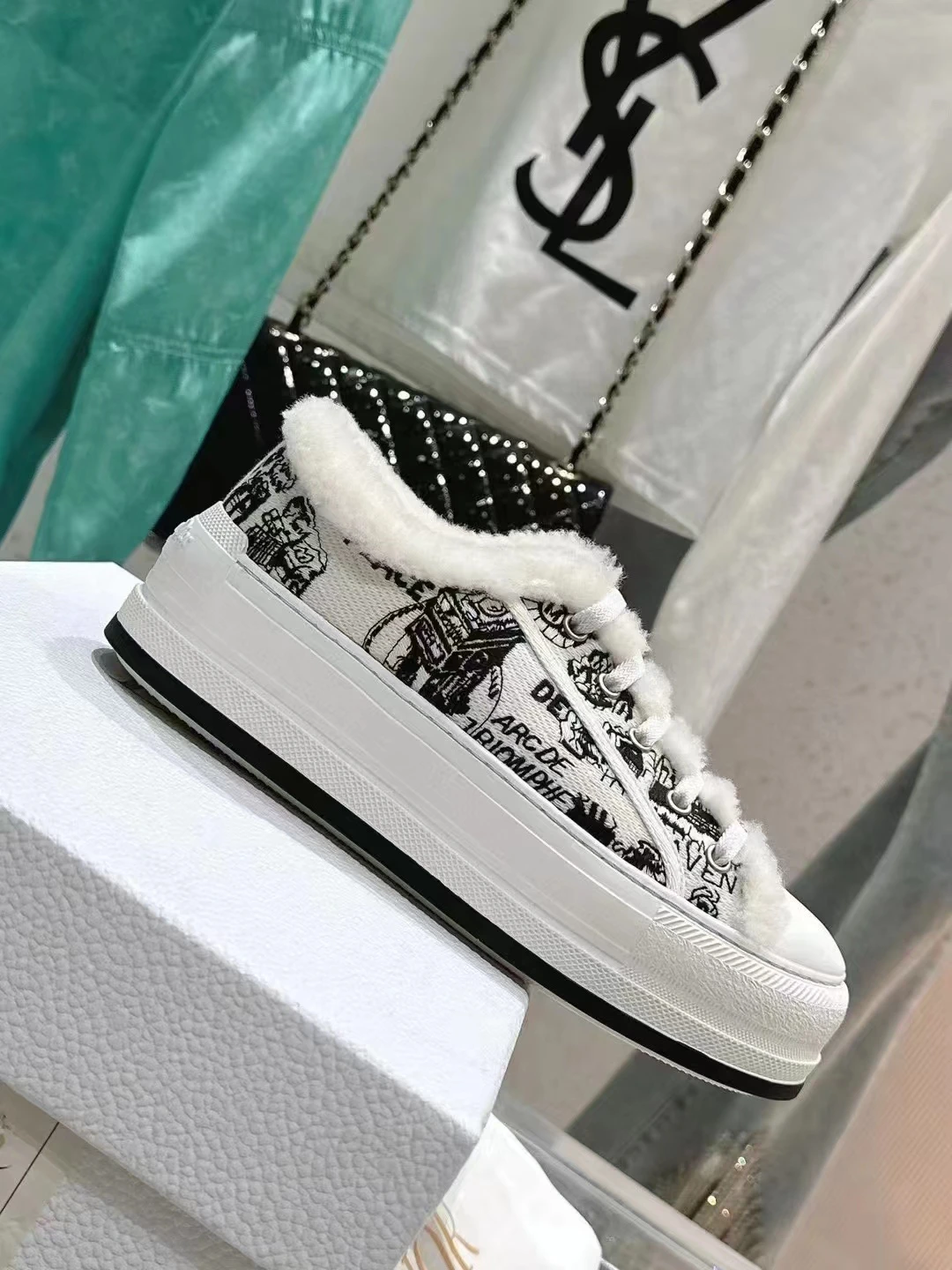 Dior Sneakers — ed9813fd