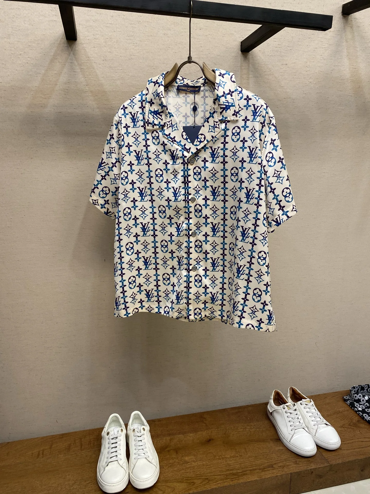 Shirts — a779605b