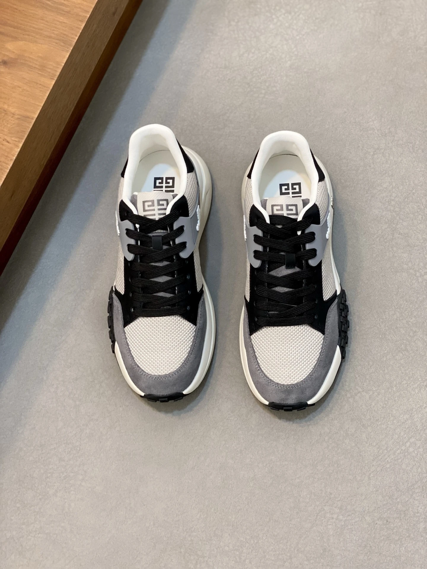Givenchy Sneakers — b865948f