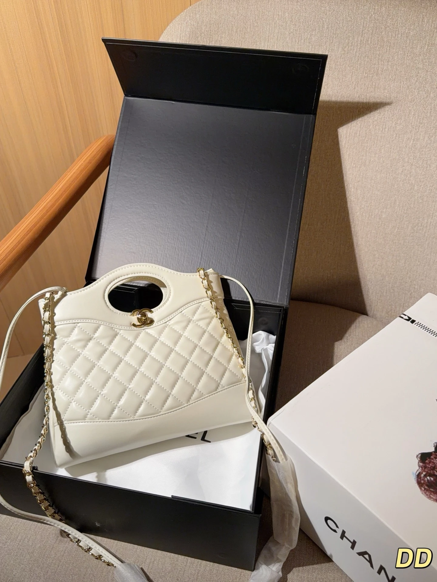 Chanel Bag — 0100ef95