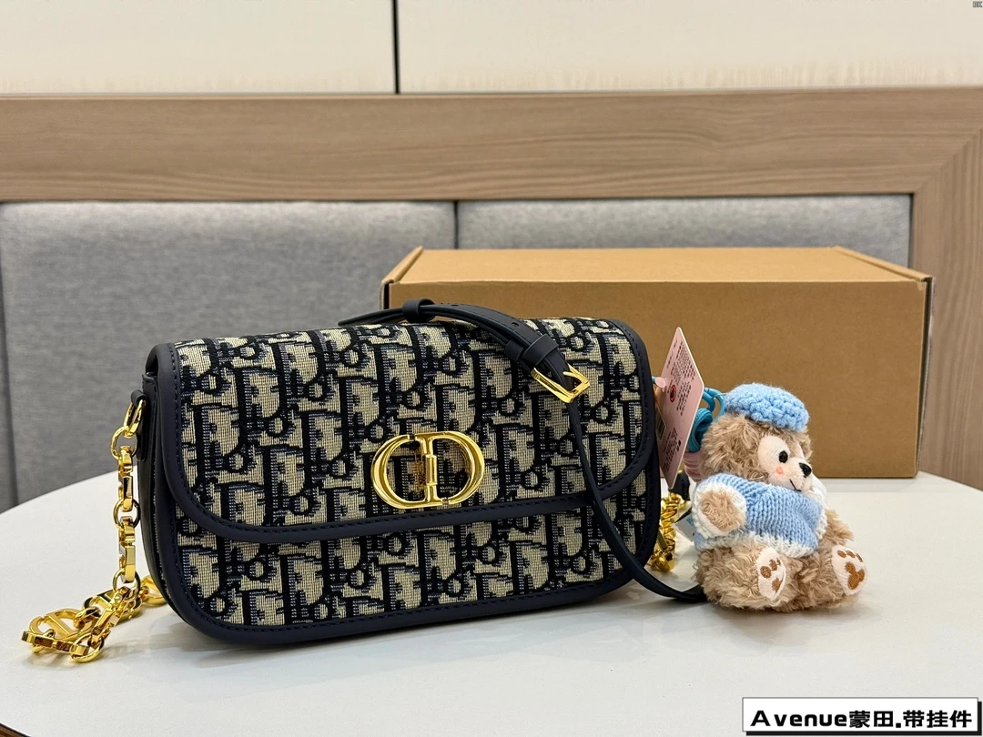 Dior Bag — d98d2aed