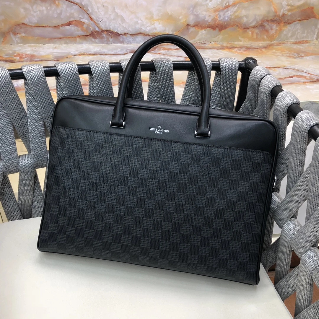 Louis Vuitton Bag — 7c411d18