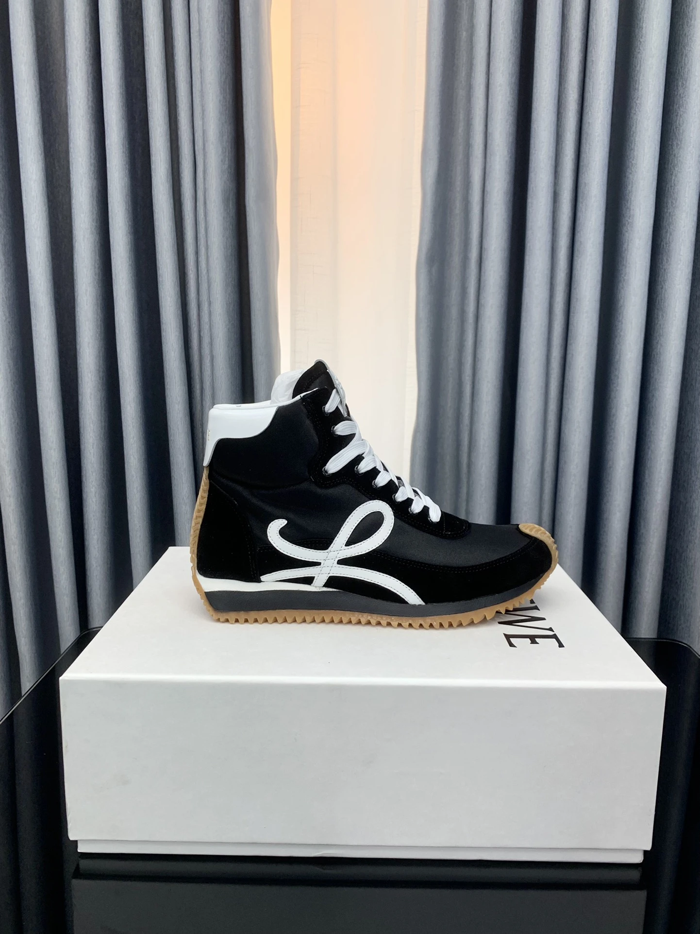 Loewe Sneakers — 496e963c
