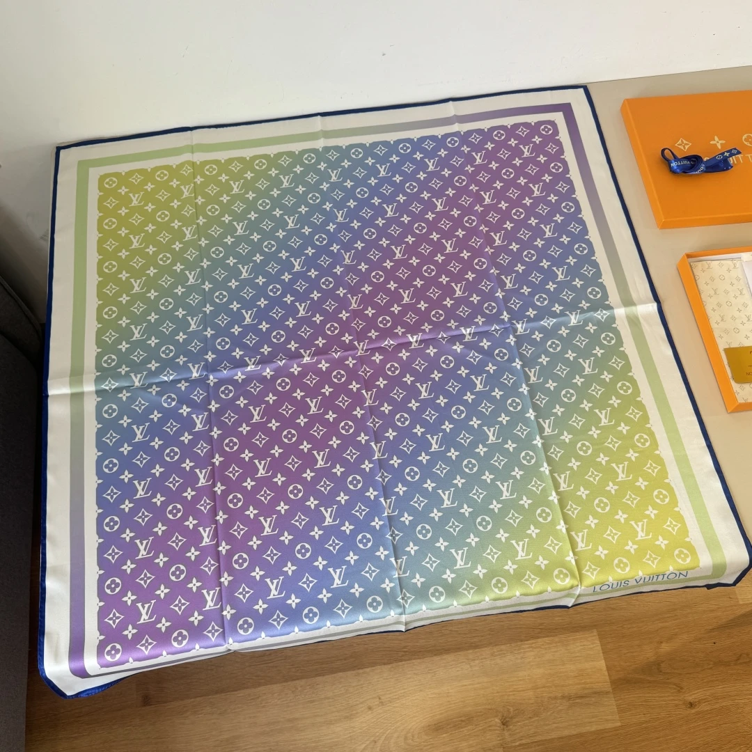 Louis Vuitton Scarves — 3d5d7b95