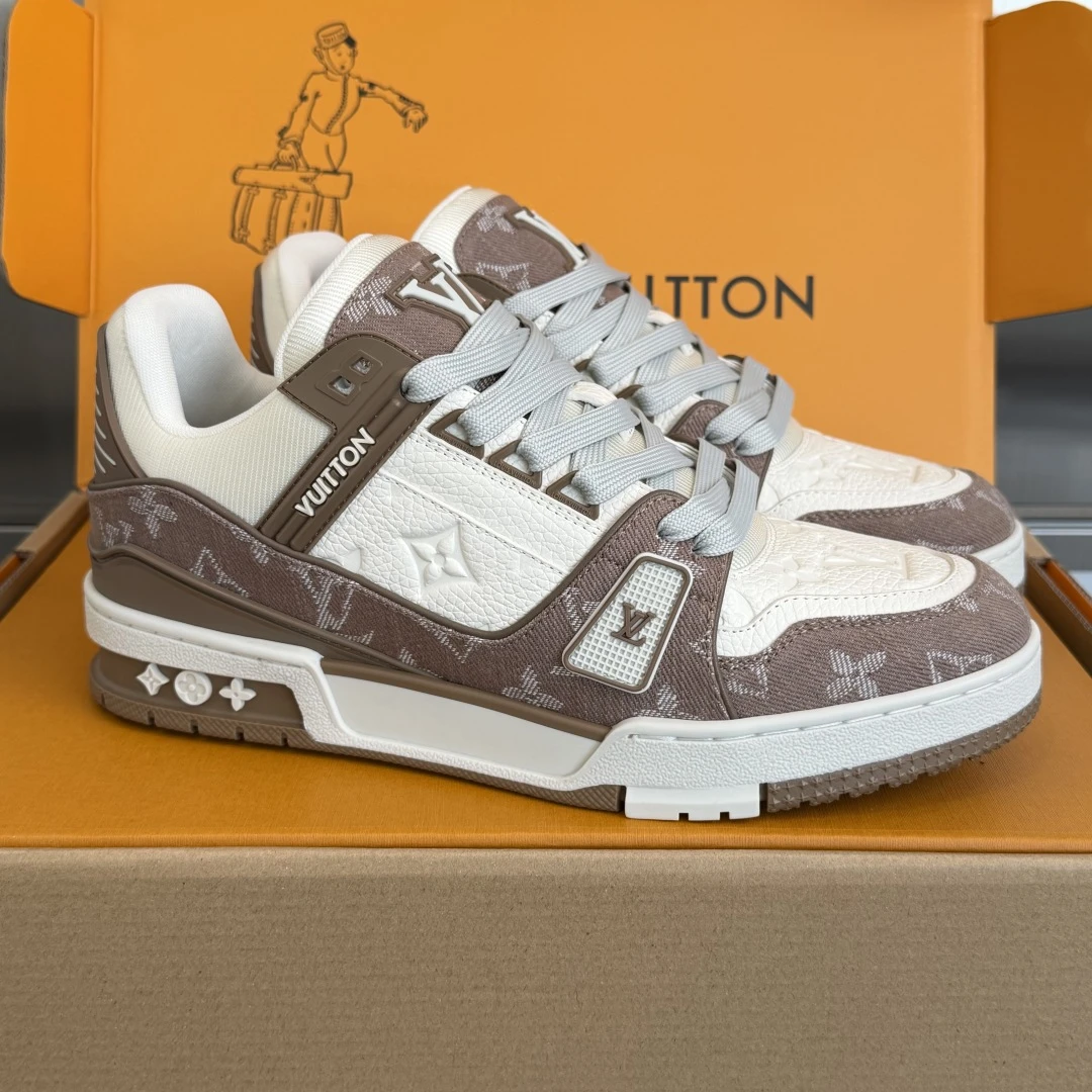 Louis Vuitton Sneakers — fff5b2e7