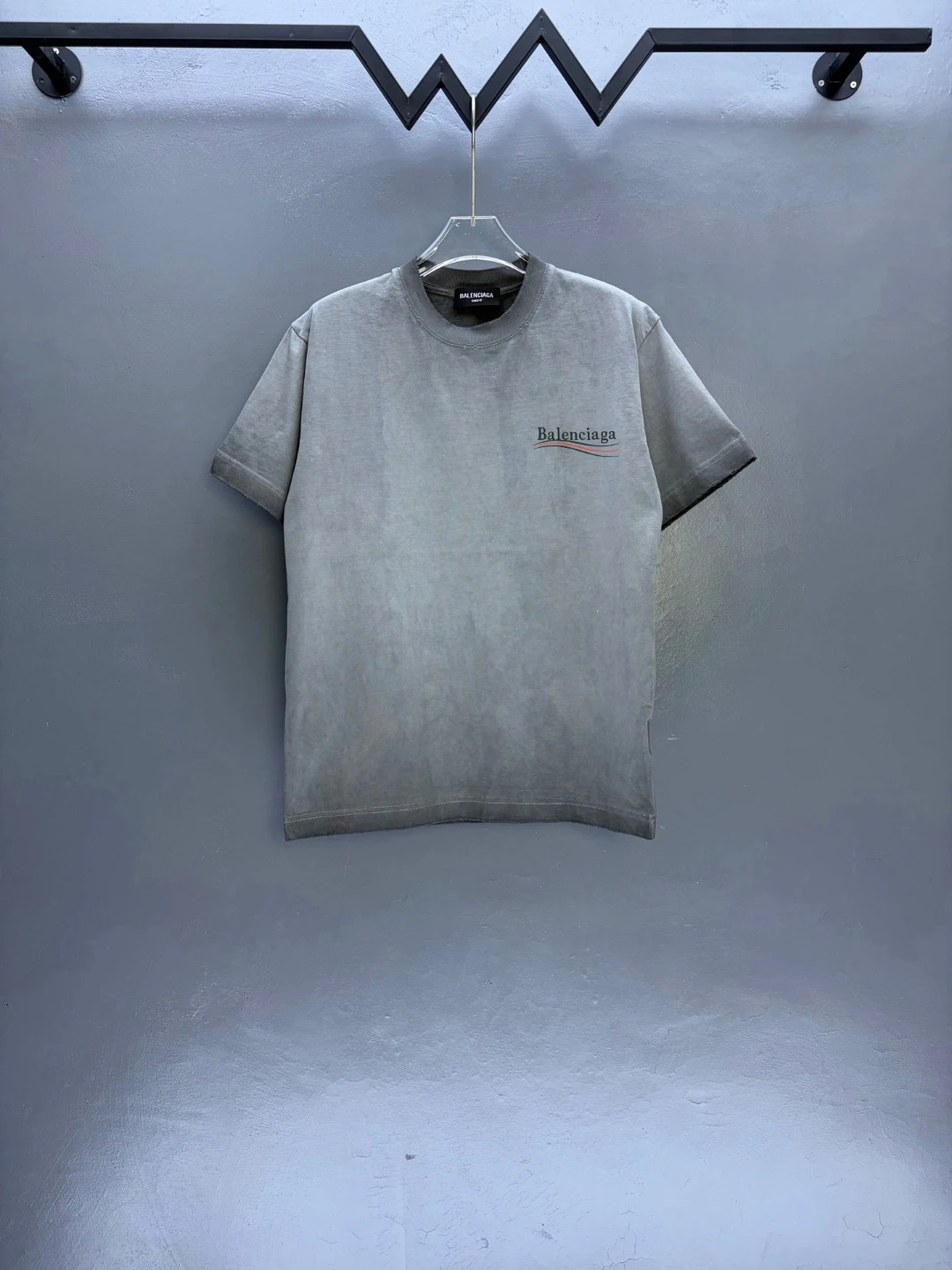 Balenciaga T-Shirt — 8f860f65
