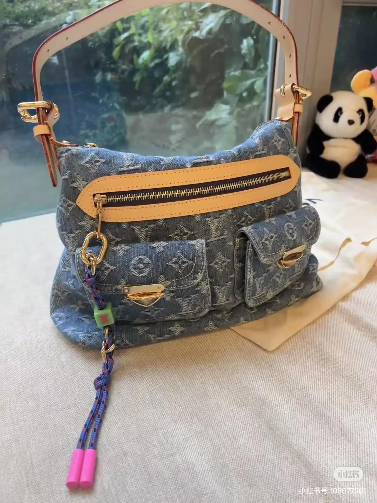 Louis Vuitton Bag — f286b7e0
