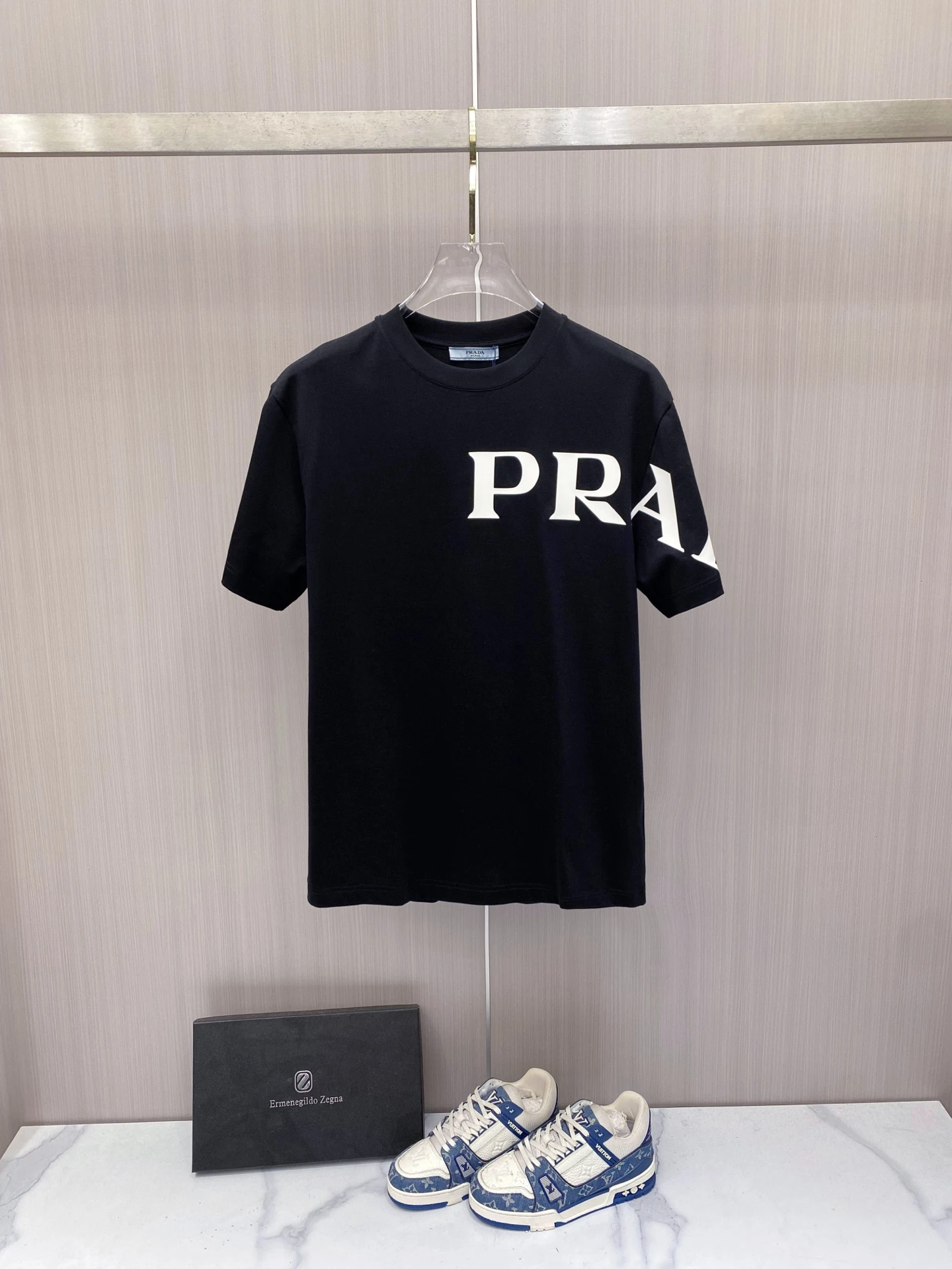 Prada T-Shirt — 87117eed