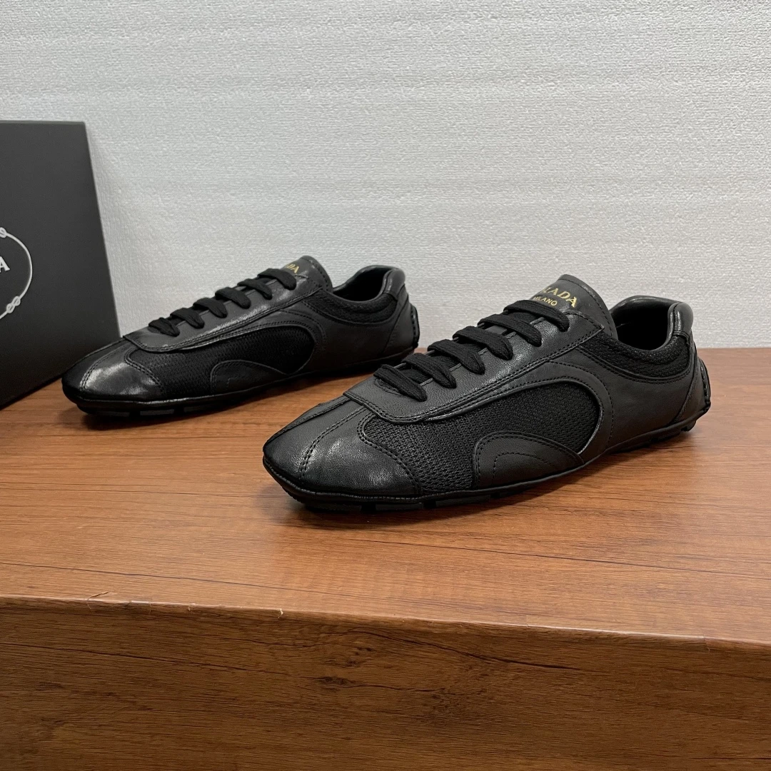 Prada Sneakers — b97abf95