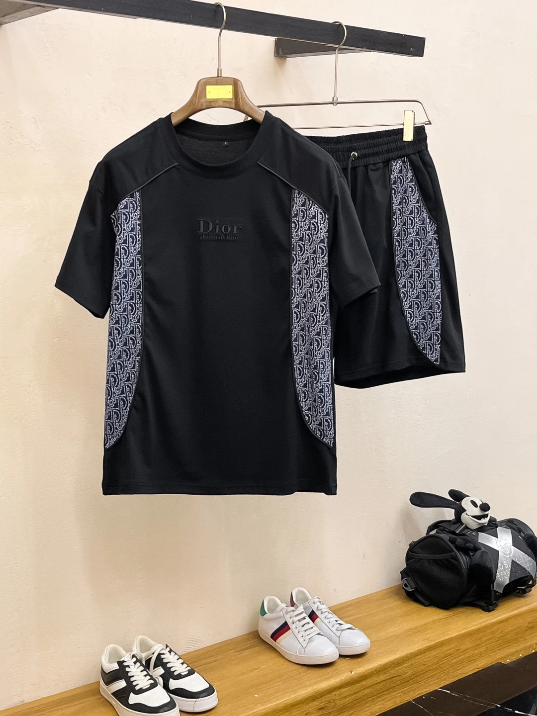 Dior T-Shirt — 2786c5e3