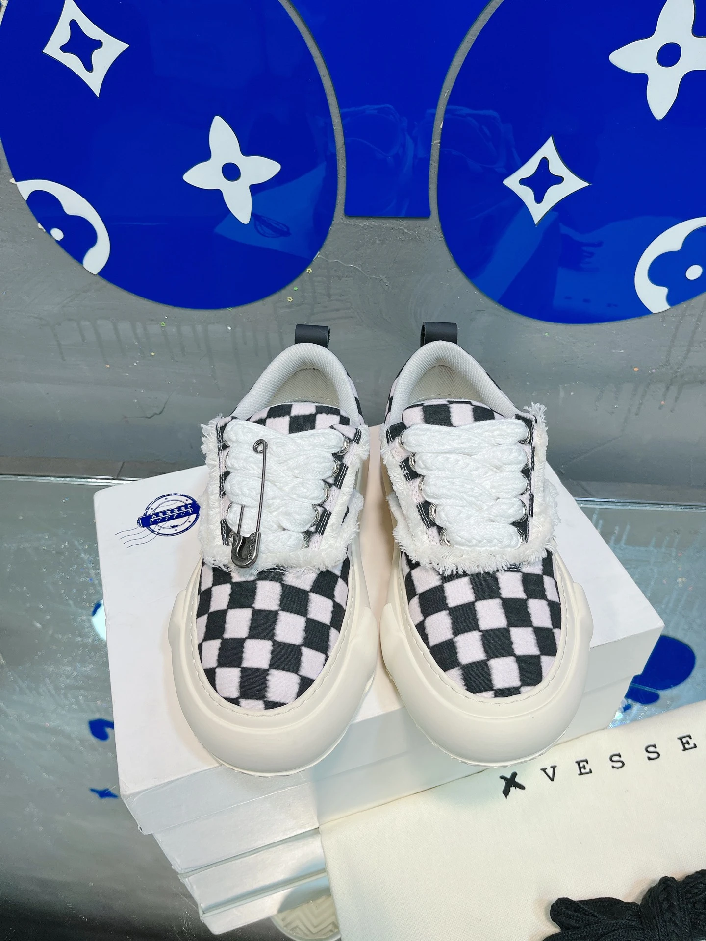 XVESSEL Sneakers — 997d94e4