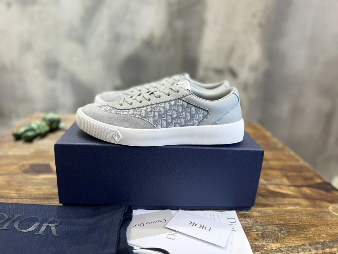 Dior Sneakers — 6f31f7e0