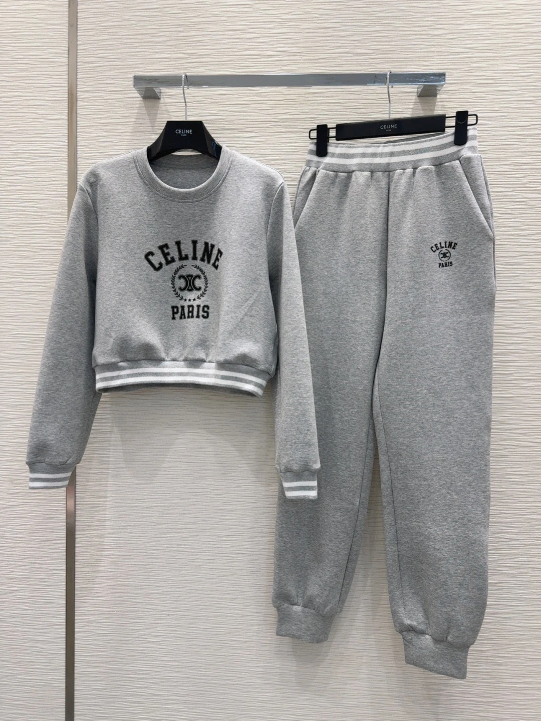 Trousers — 865cec06