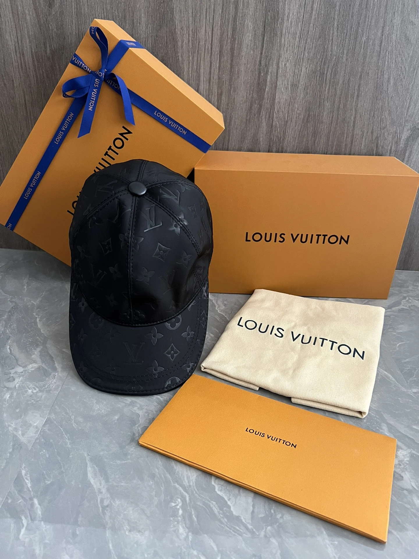 Louis Vuitton Hats — cb8a00de