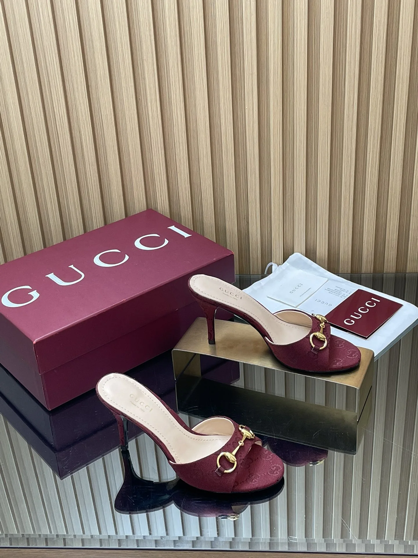 Gucci Slippers — 3a328e1f