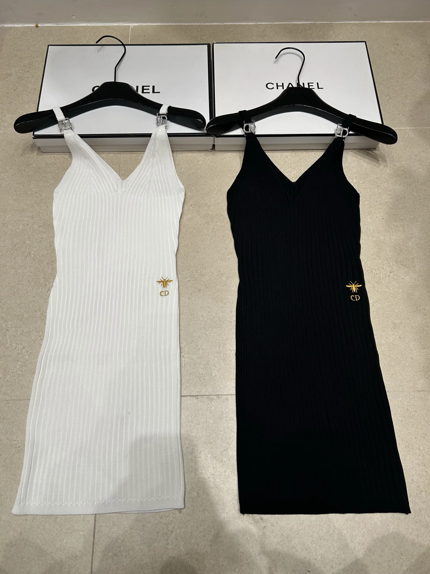 Dresses — e1007a60