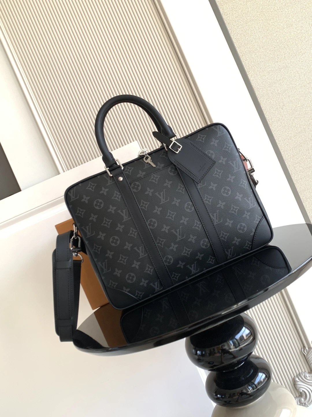 Briefcases — 933e2135