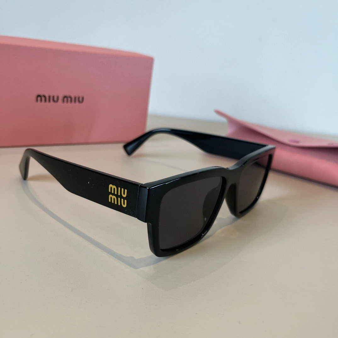Miu Miu Eyewear — 2d2f6860