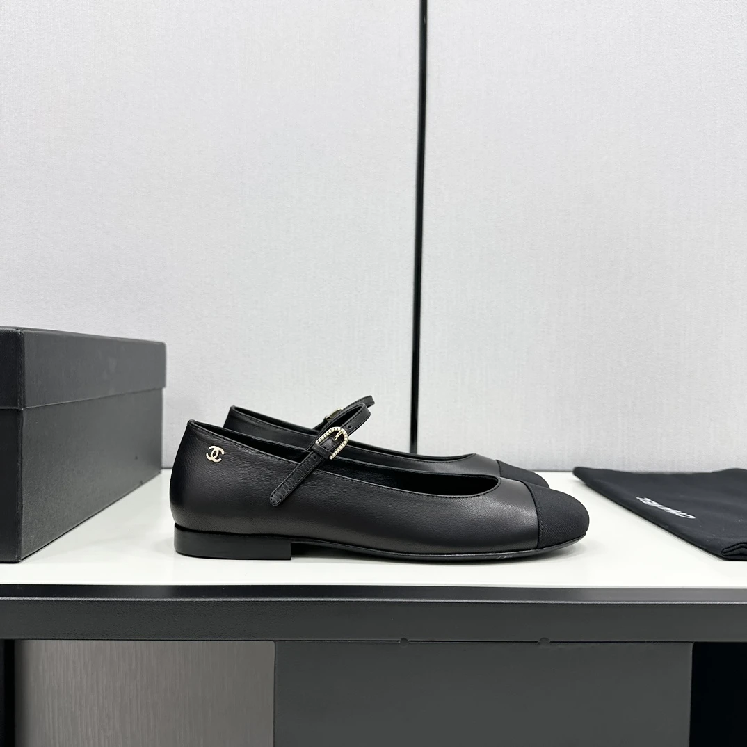 Chanel Shoes — 7b85e2fe