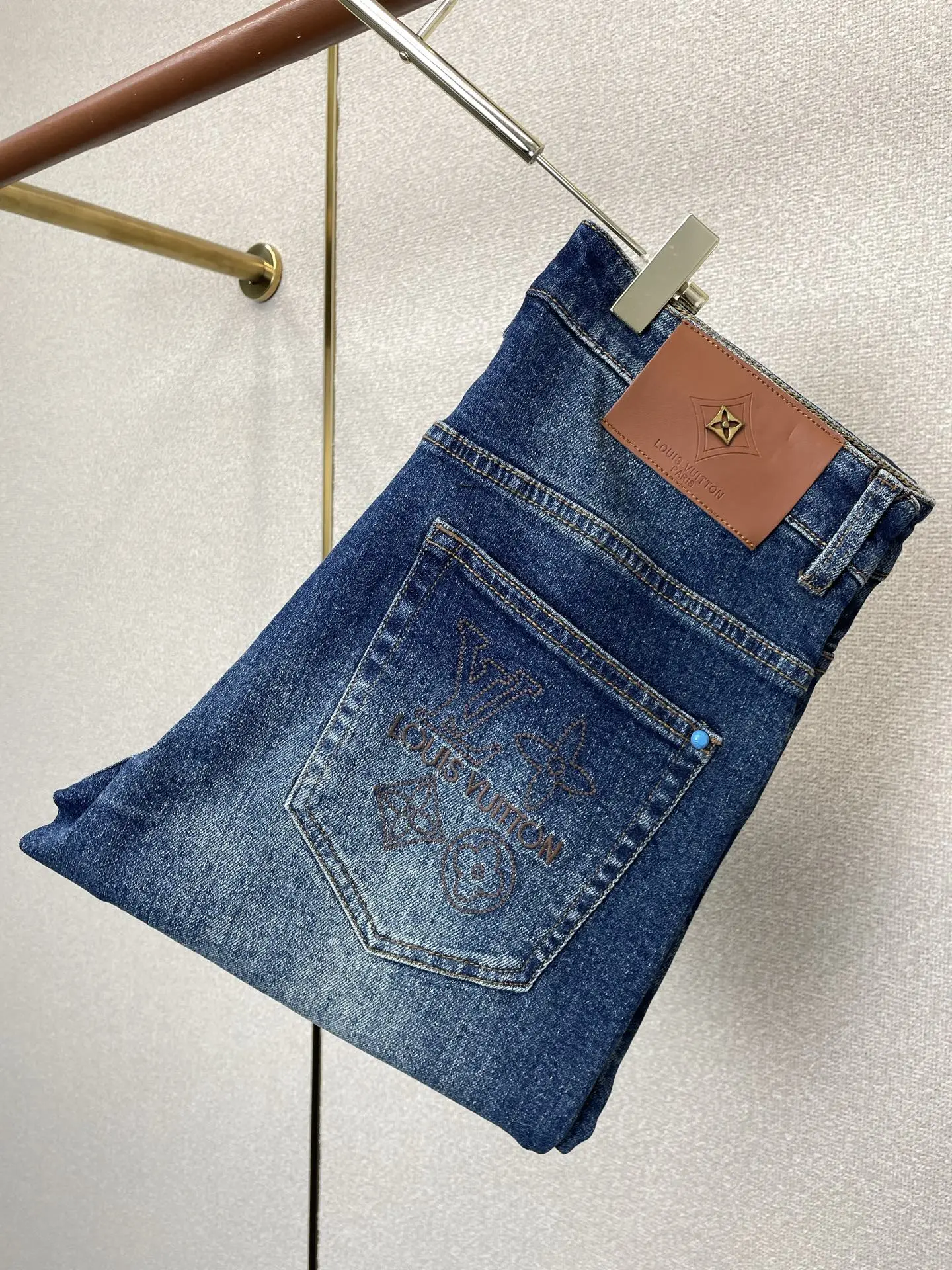 Louis Vuitton Jeans — bf03dcf1
