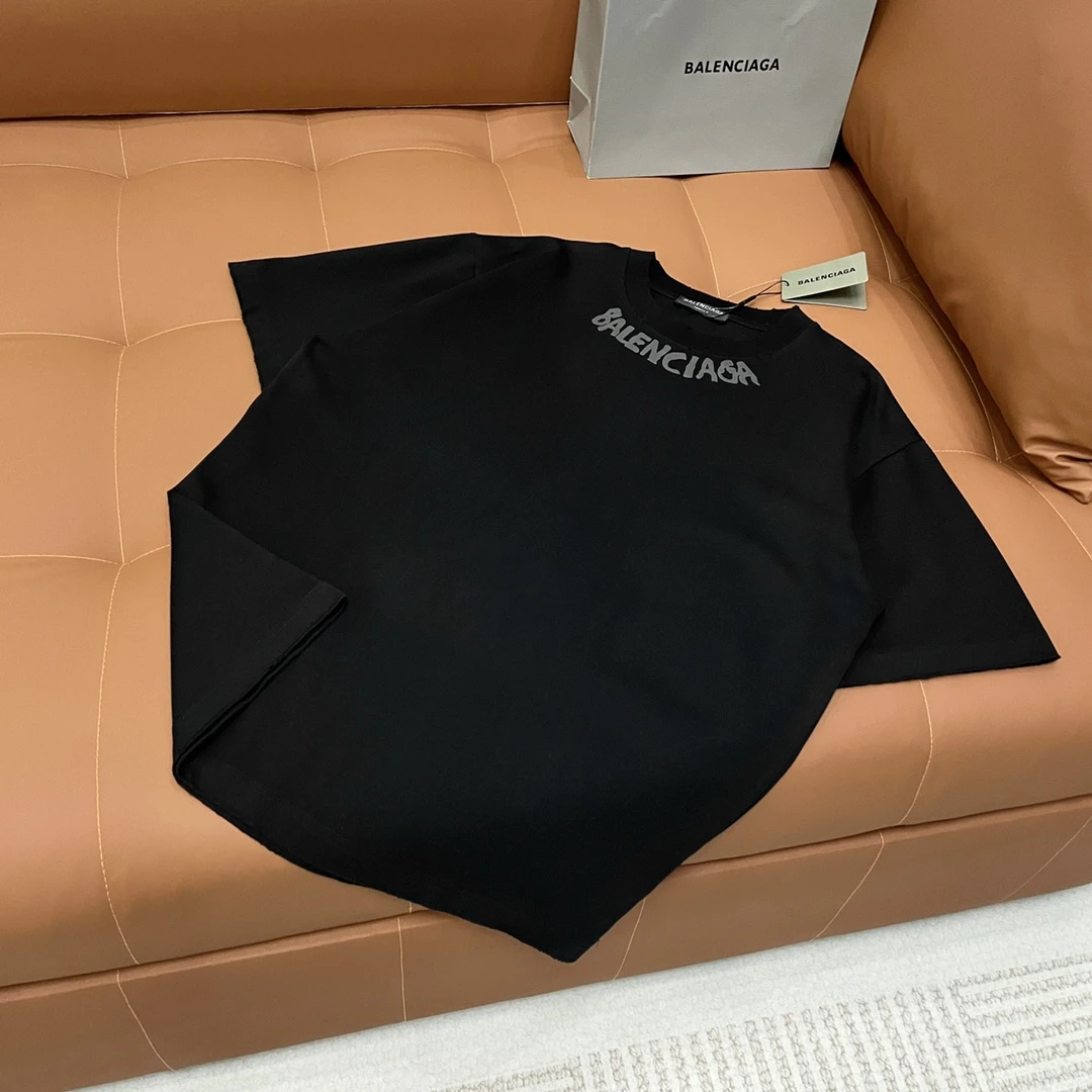 Balenciaga T-Shirt — 064e54c1