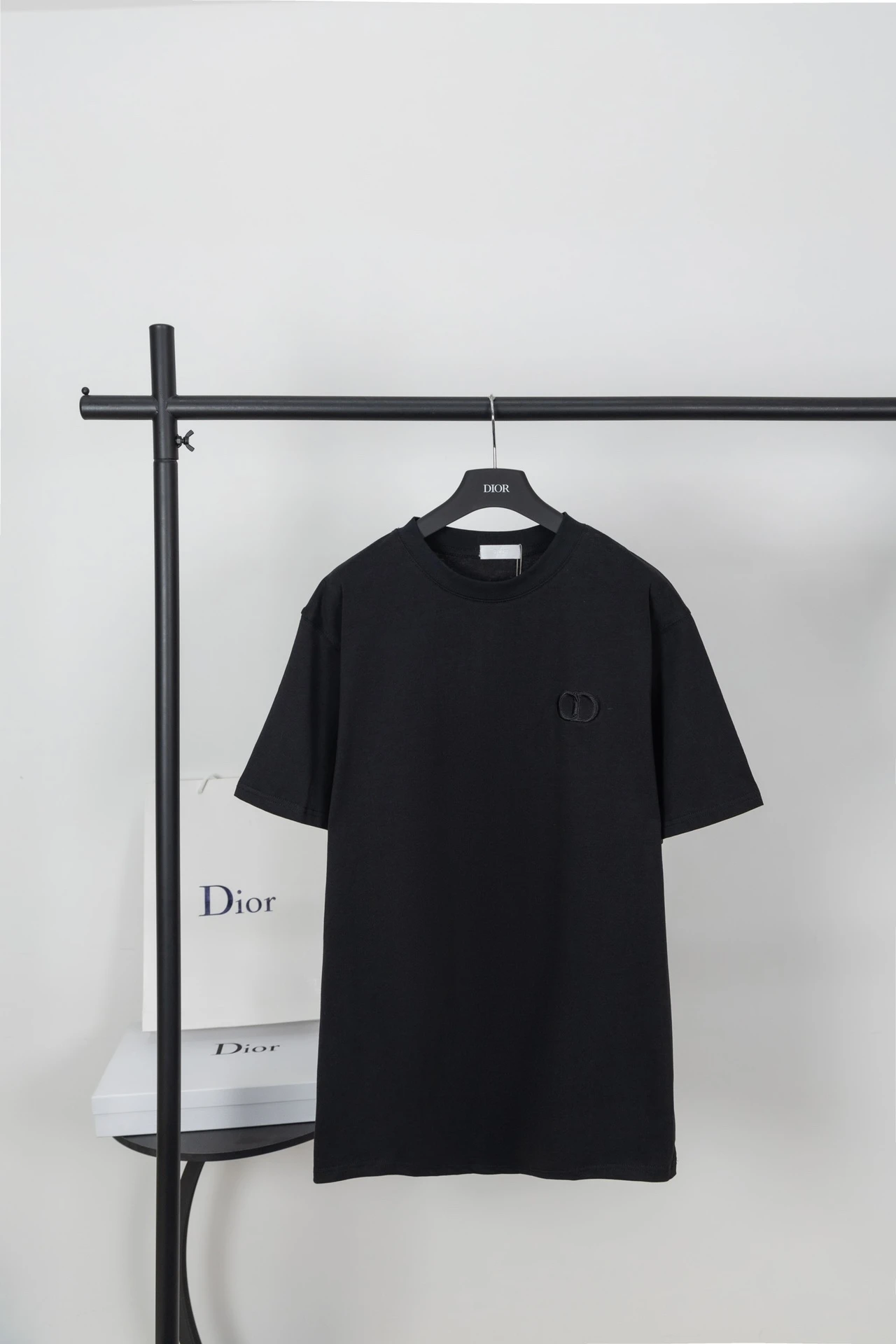 Dior T-Shirt — 8a7aa8a2