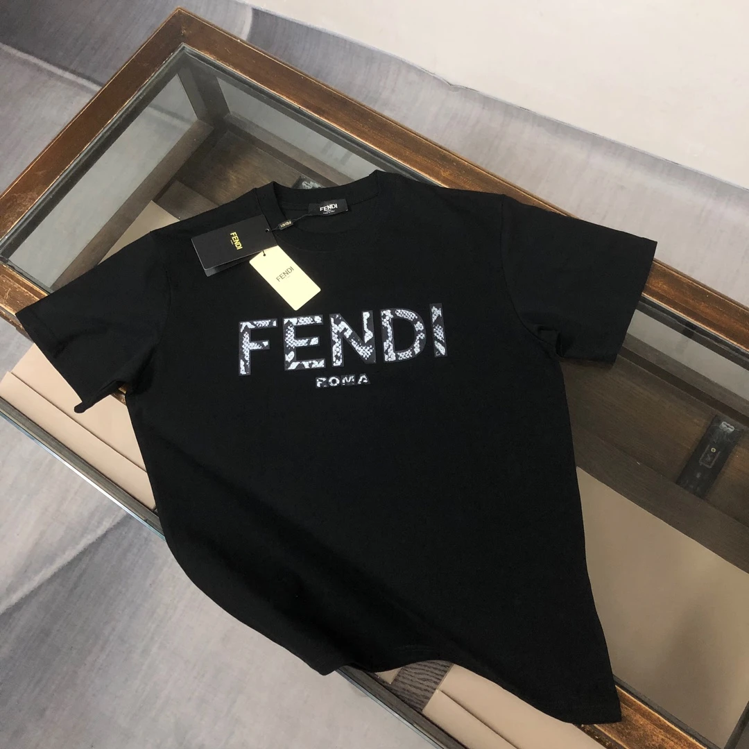 Fendi T-Shirt — dcfd63a6