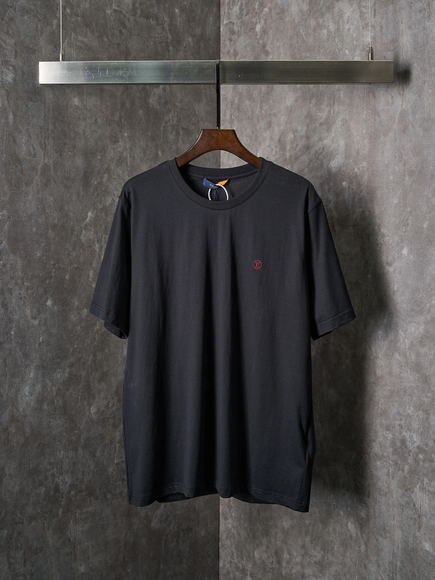 Louis Vuitton T-Shirt — 31280075
