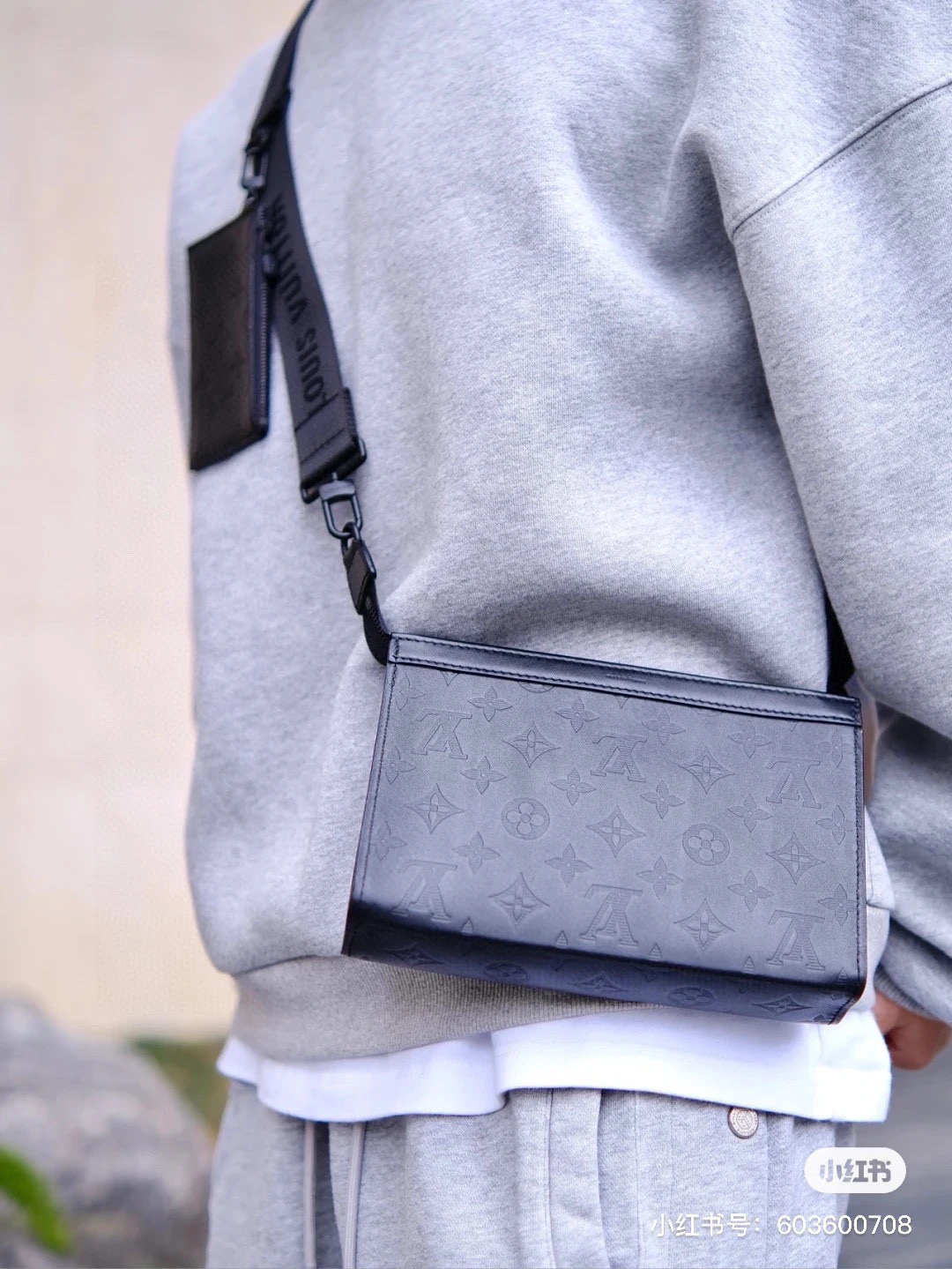 Louis Vuitton Bag — e90610e1
