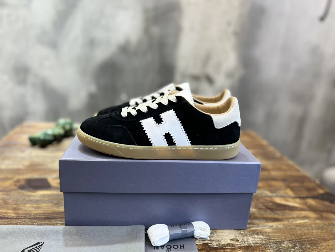 Sneakers — f70b17ea
