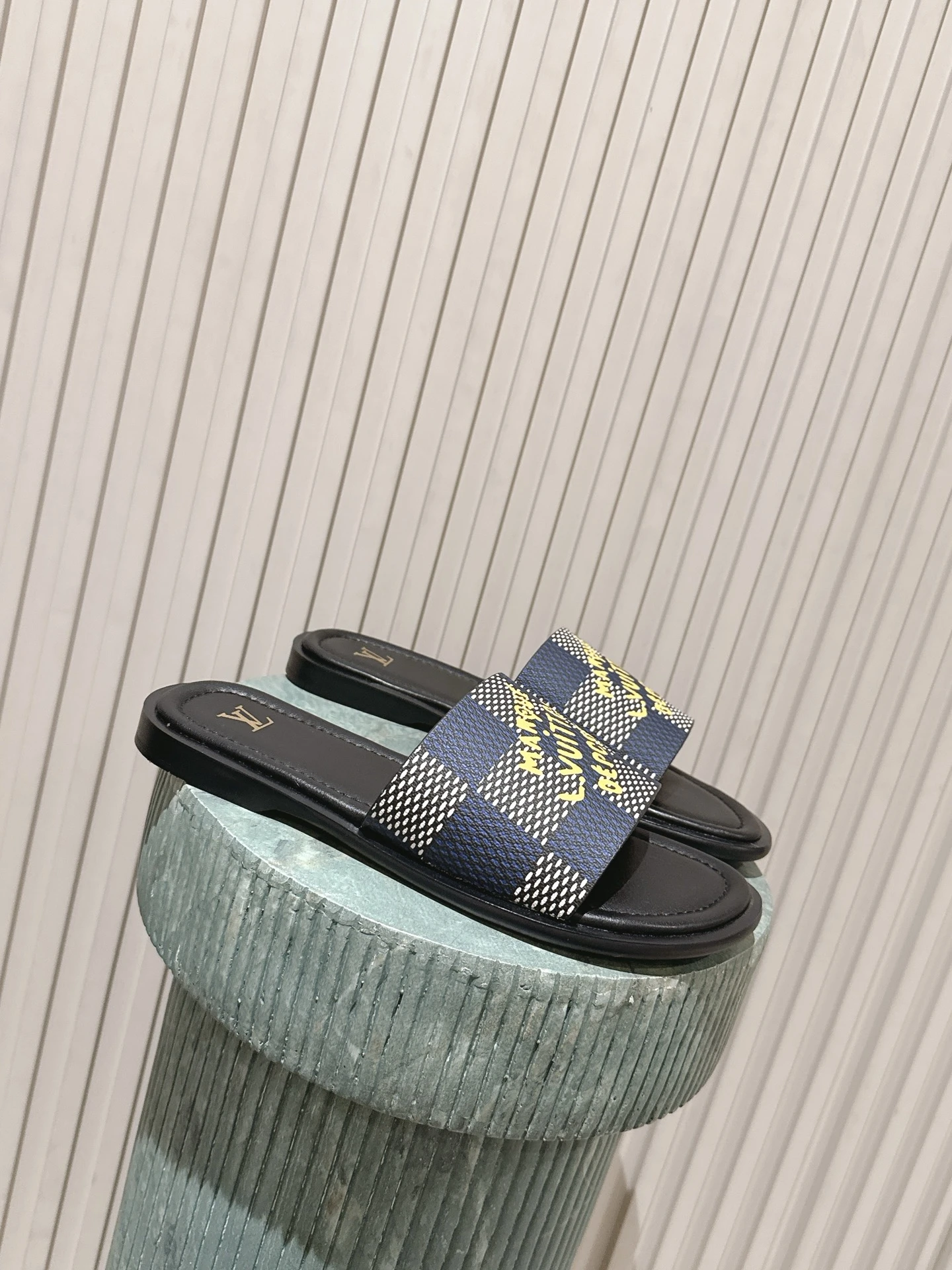 Louis Vuitton Slides — bc63ad80