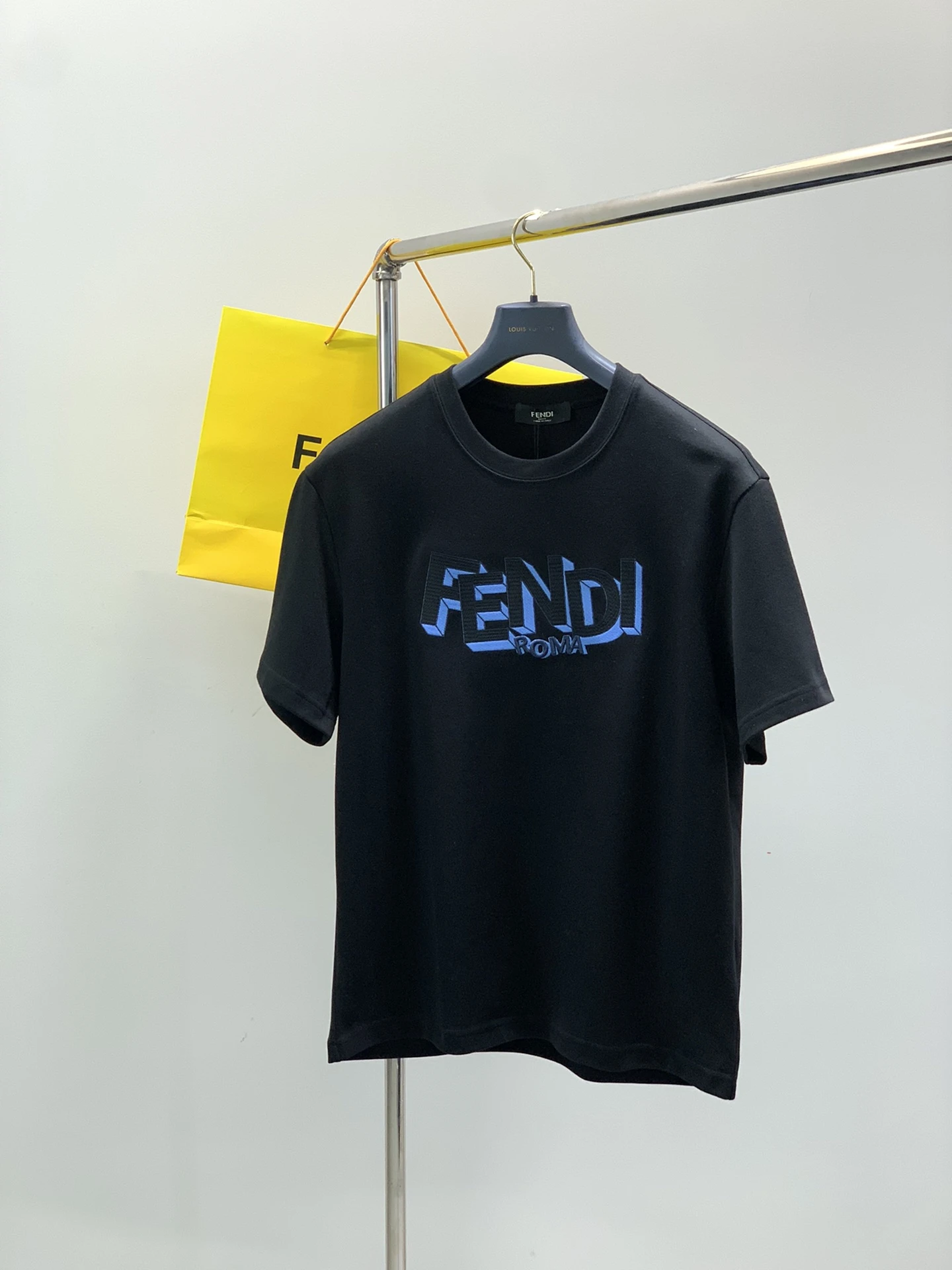 Fendi T-Shirt — 97eefa0b