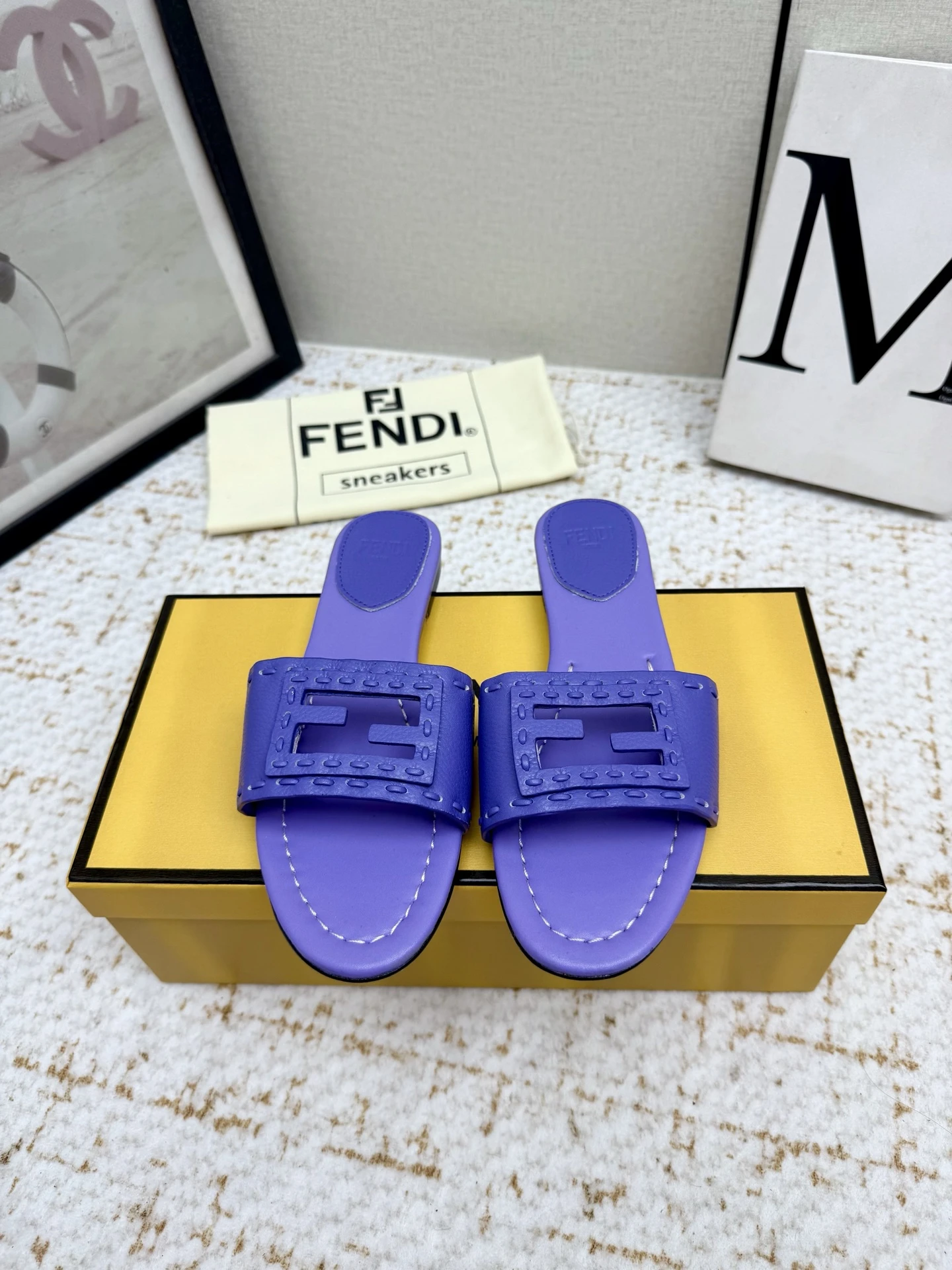 Fendi Slippers — 025935ba