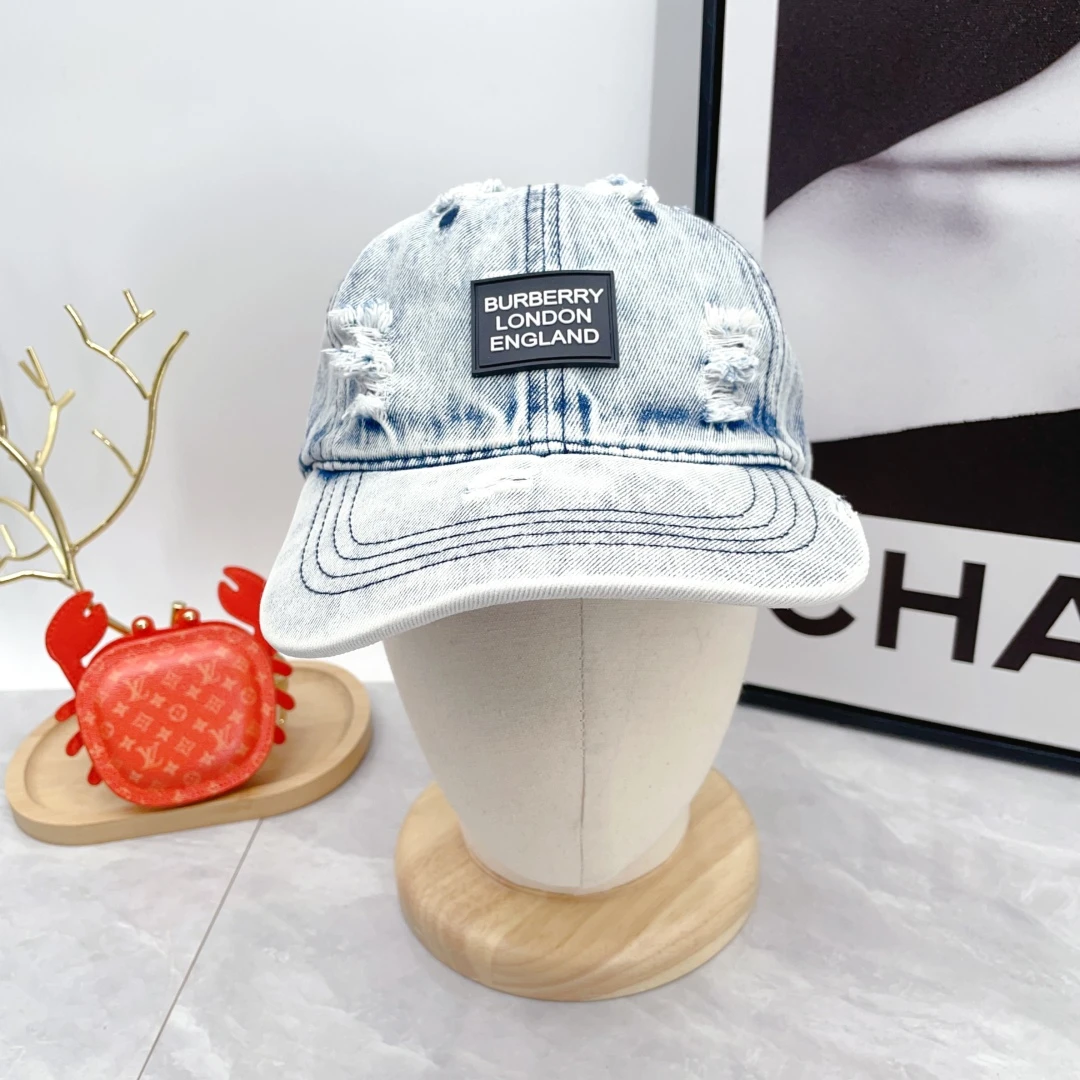 Burberry Hat — 0e519236