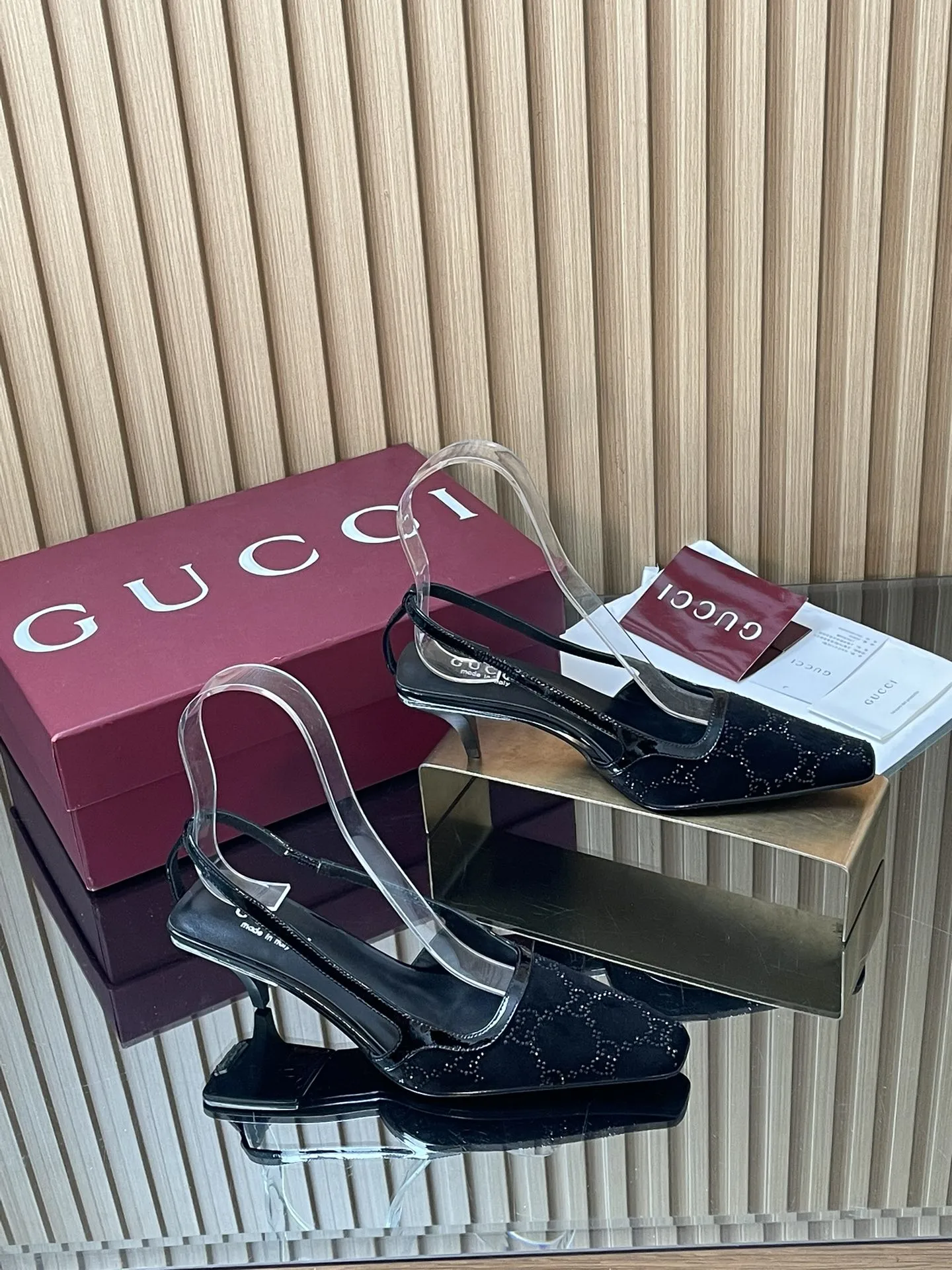 Gucci Sandals — 4c39119e