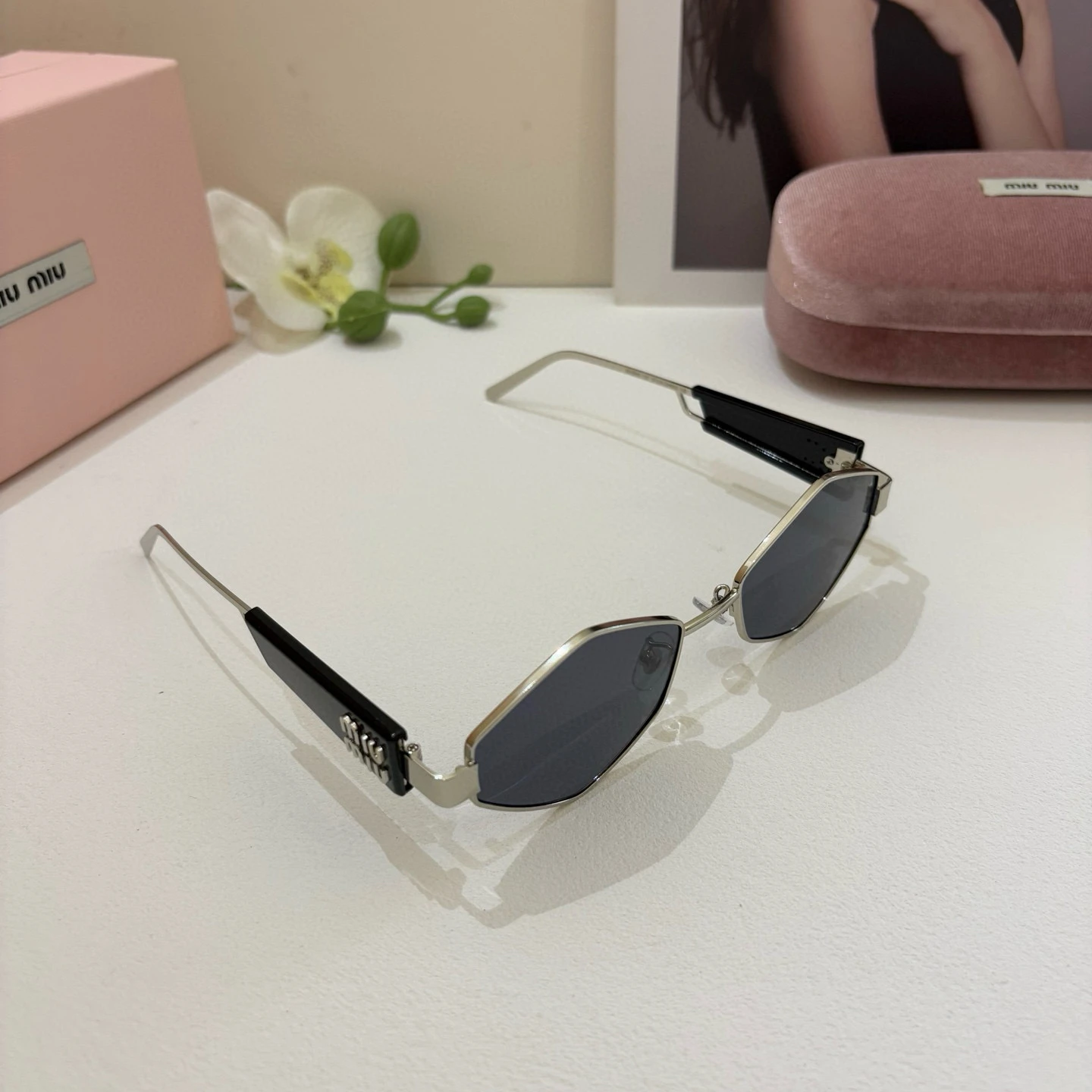 Miu Miu Eyewear — 87cf6714