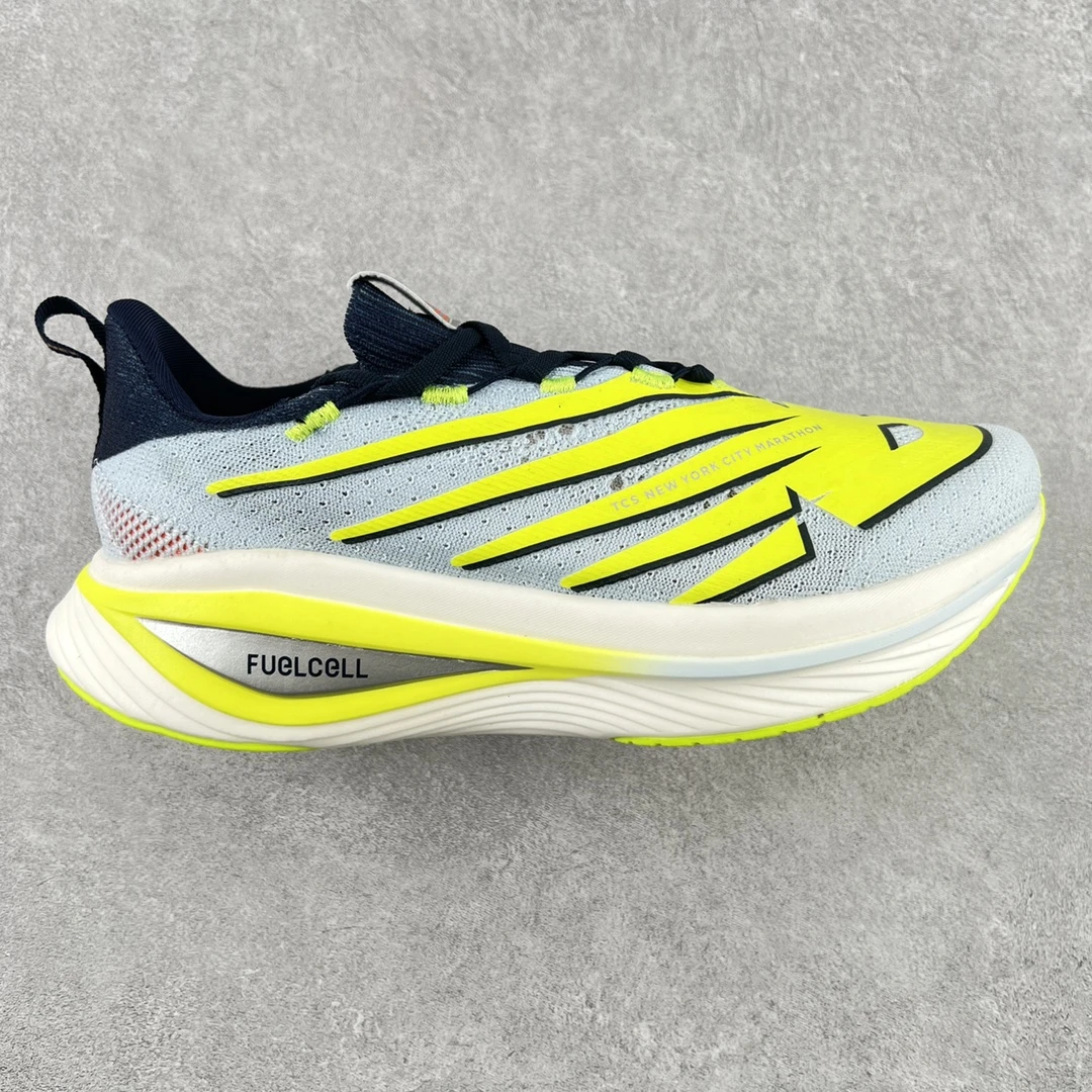 New Balance Sneakers — 51643fab