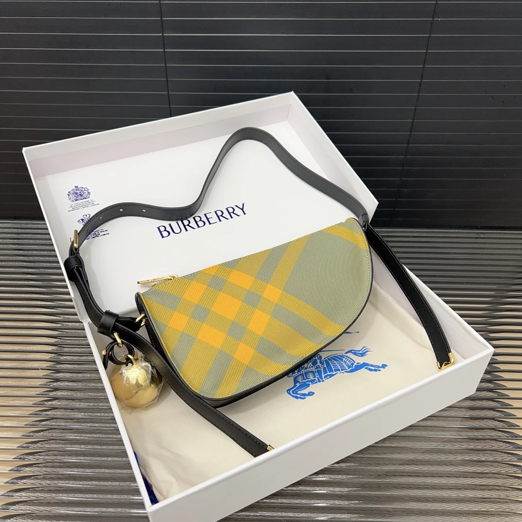 Burberry Bag — 6b9f62e0