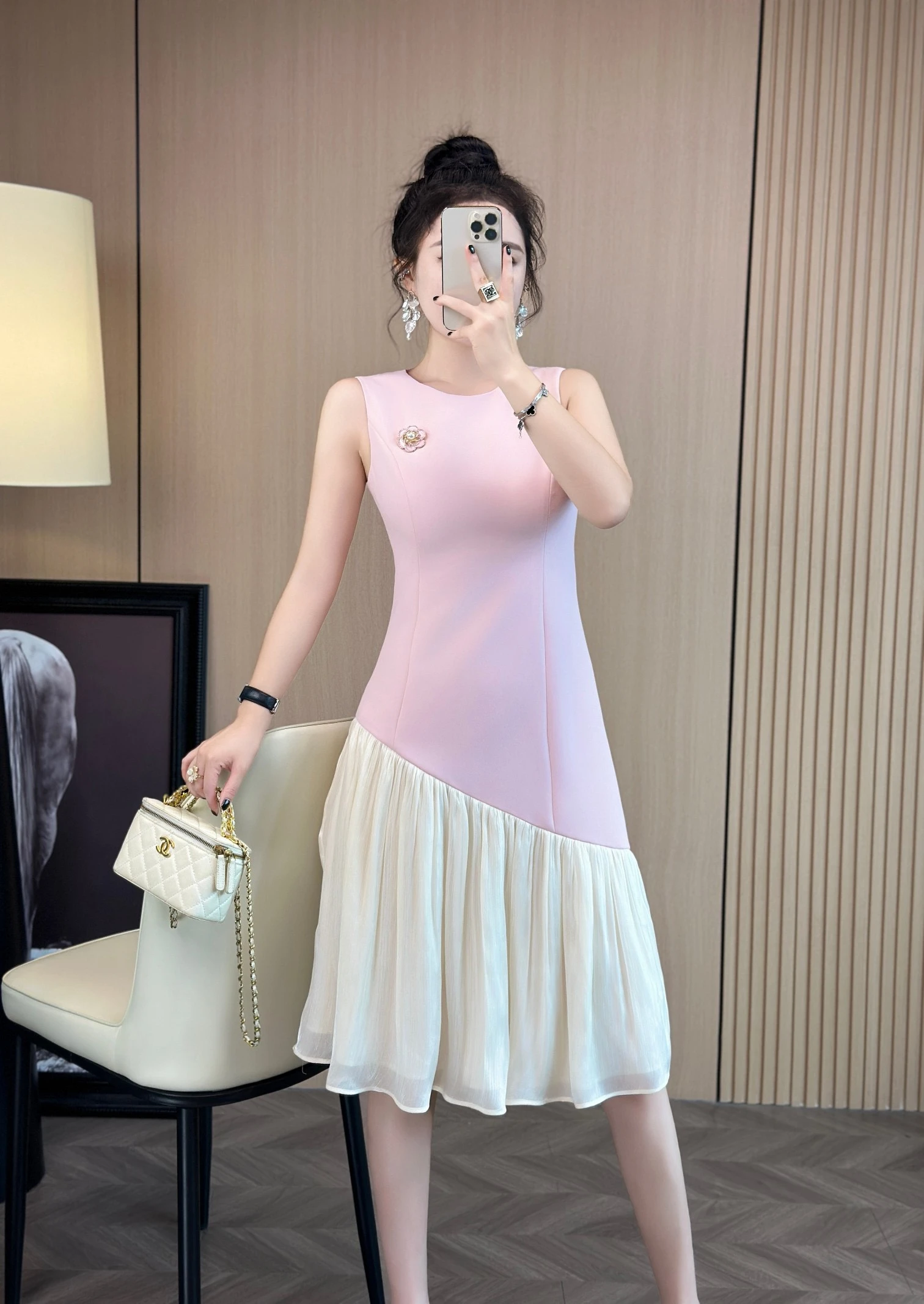 Dresses — 54f64da5