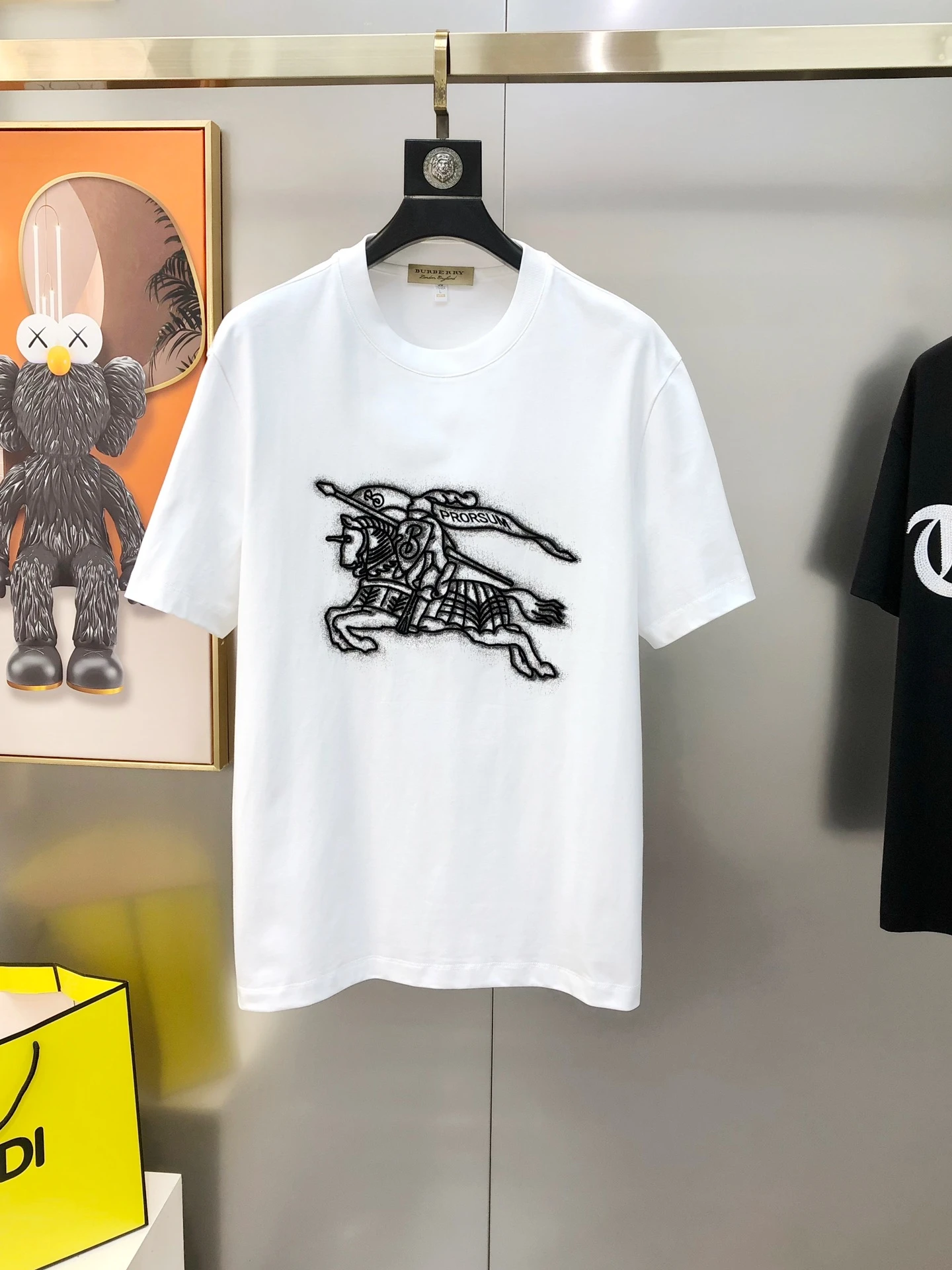 Burberry T-Shirt — f211fe72