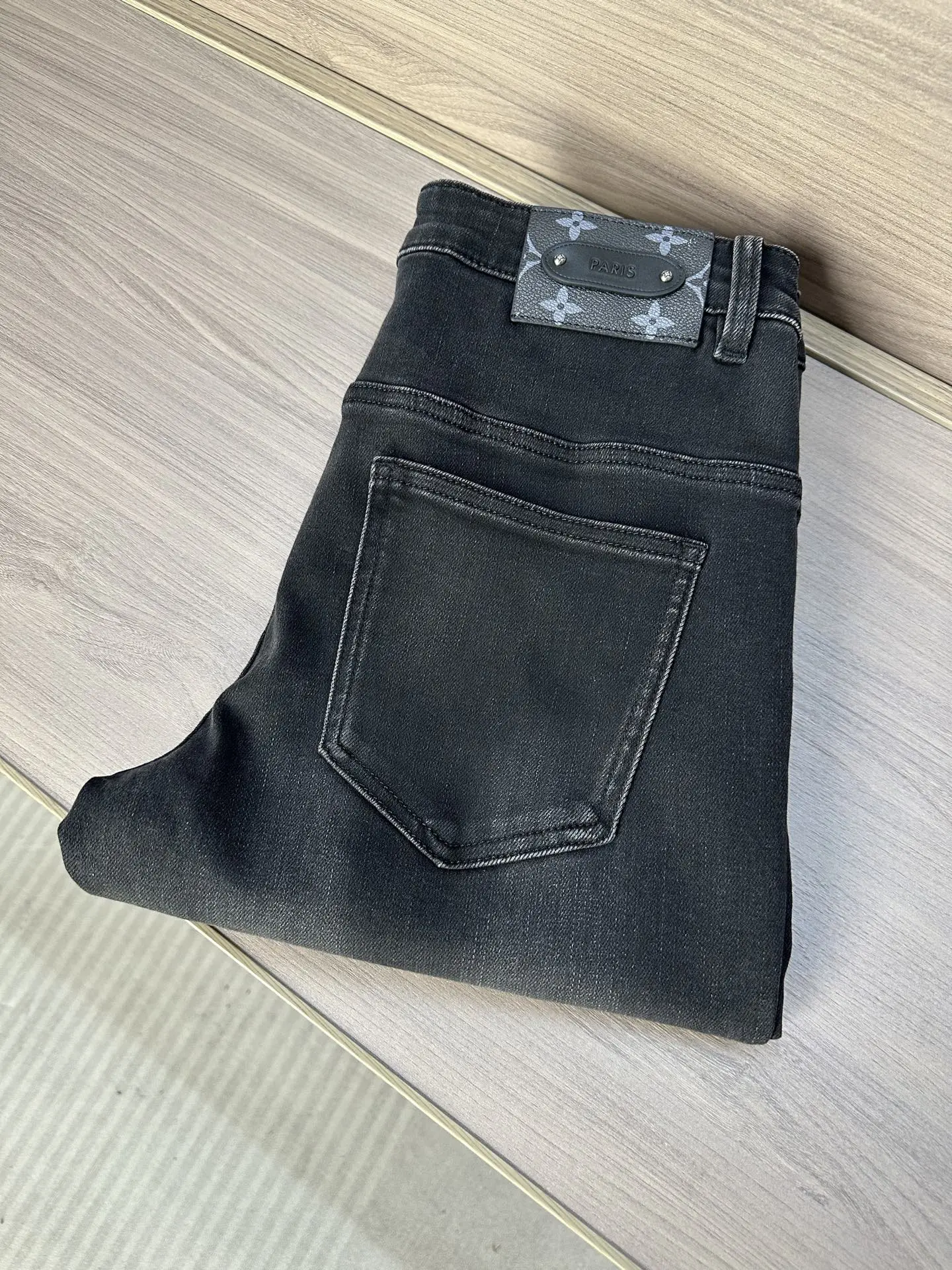 Louis Vuitton Jeans — 752b0052