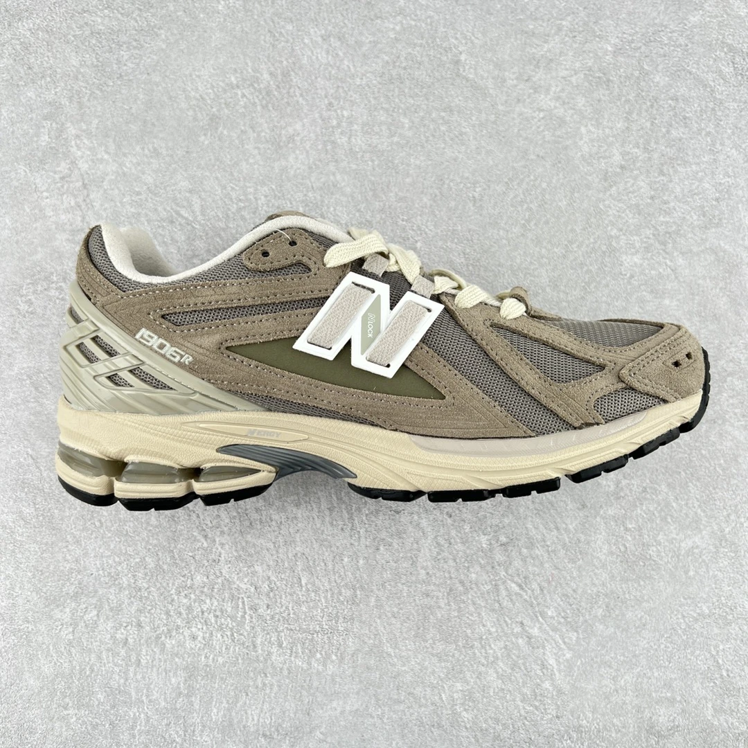 New Balance Sneakers — 757d5d5a
