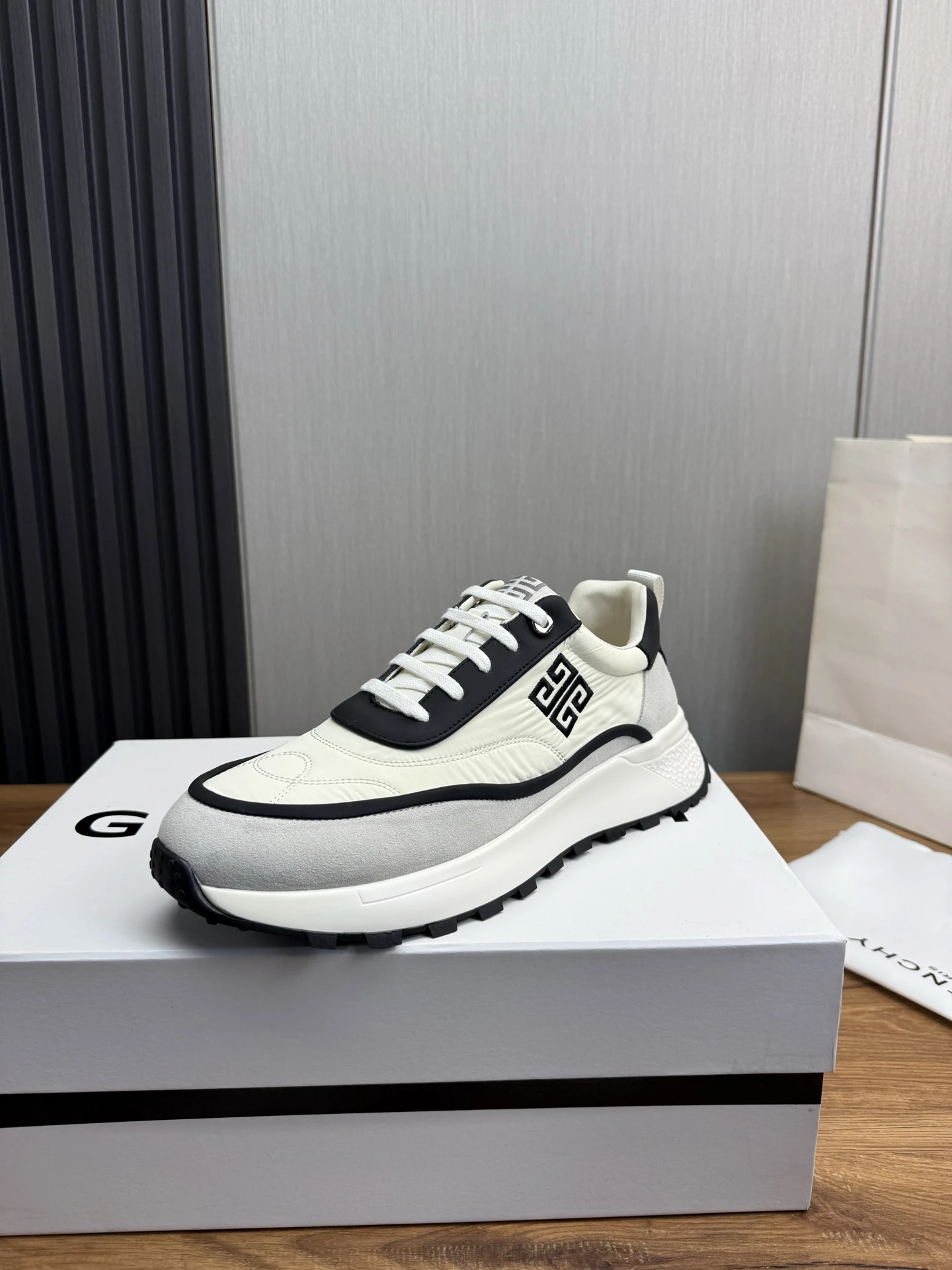 Givenchy Sneakers — da8dc507