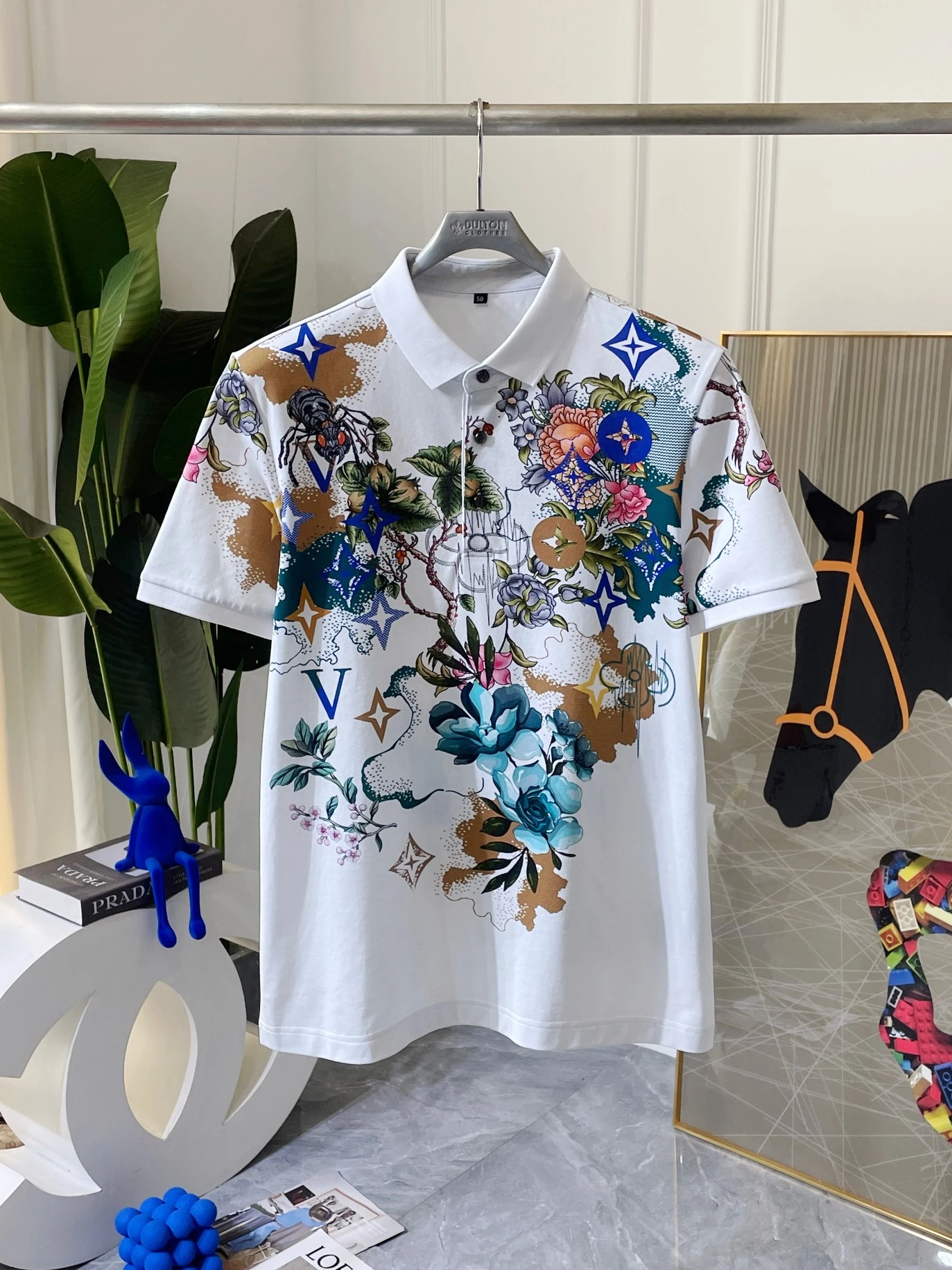 Louis Vuitton T-Shirt — 8e3becdf